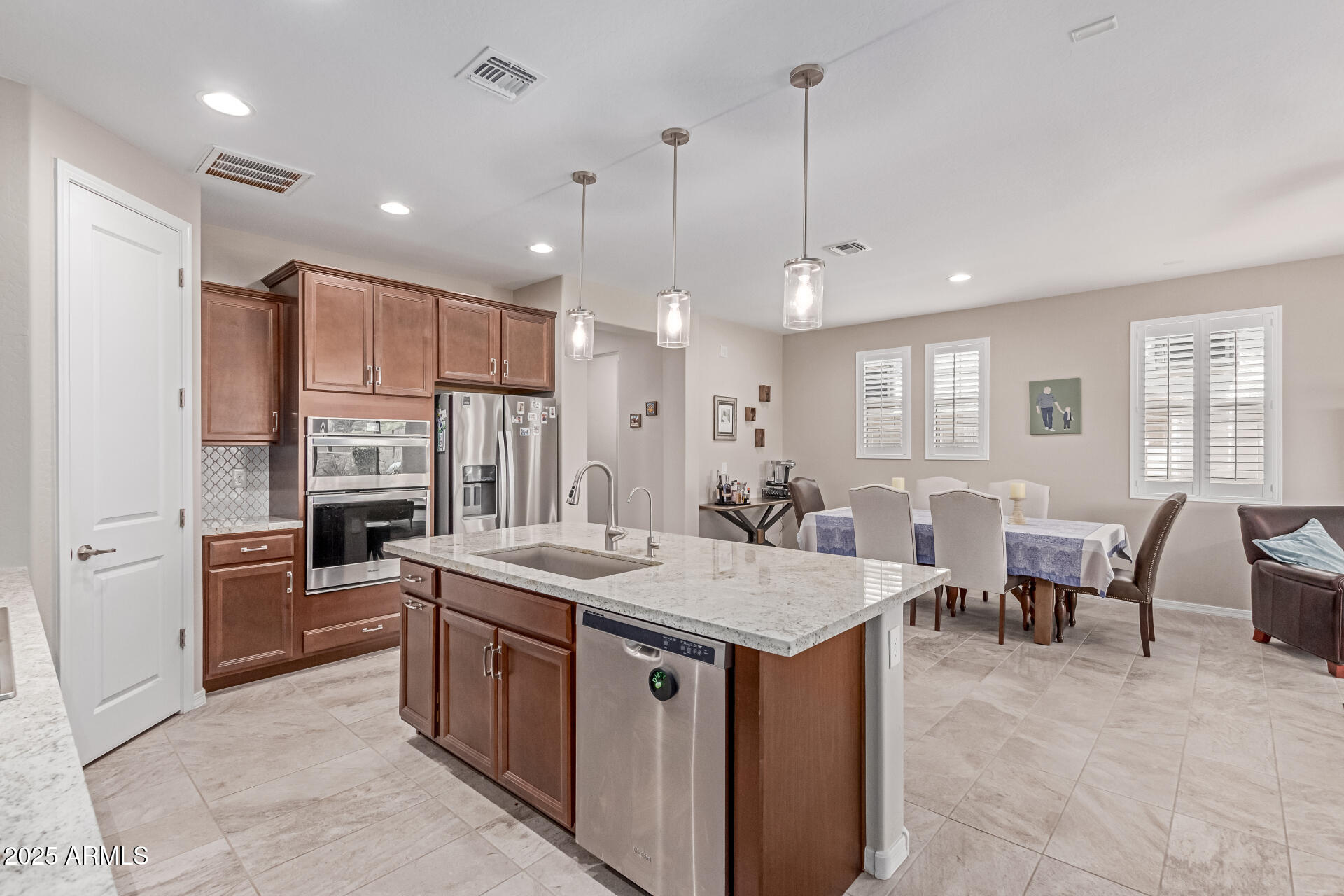 1931 E LANTANA Drive