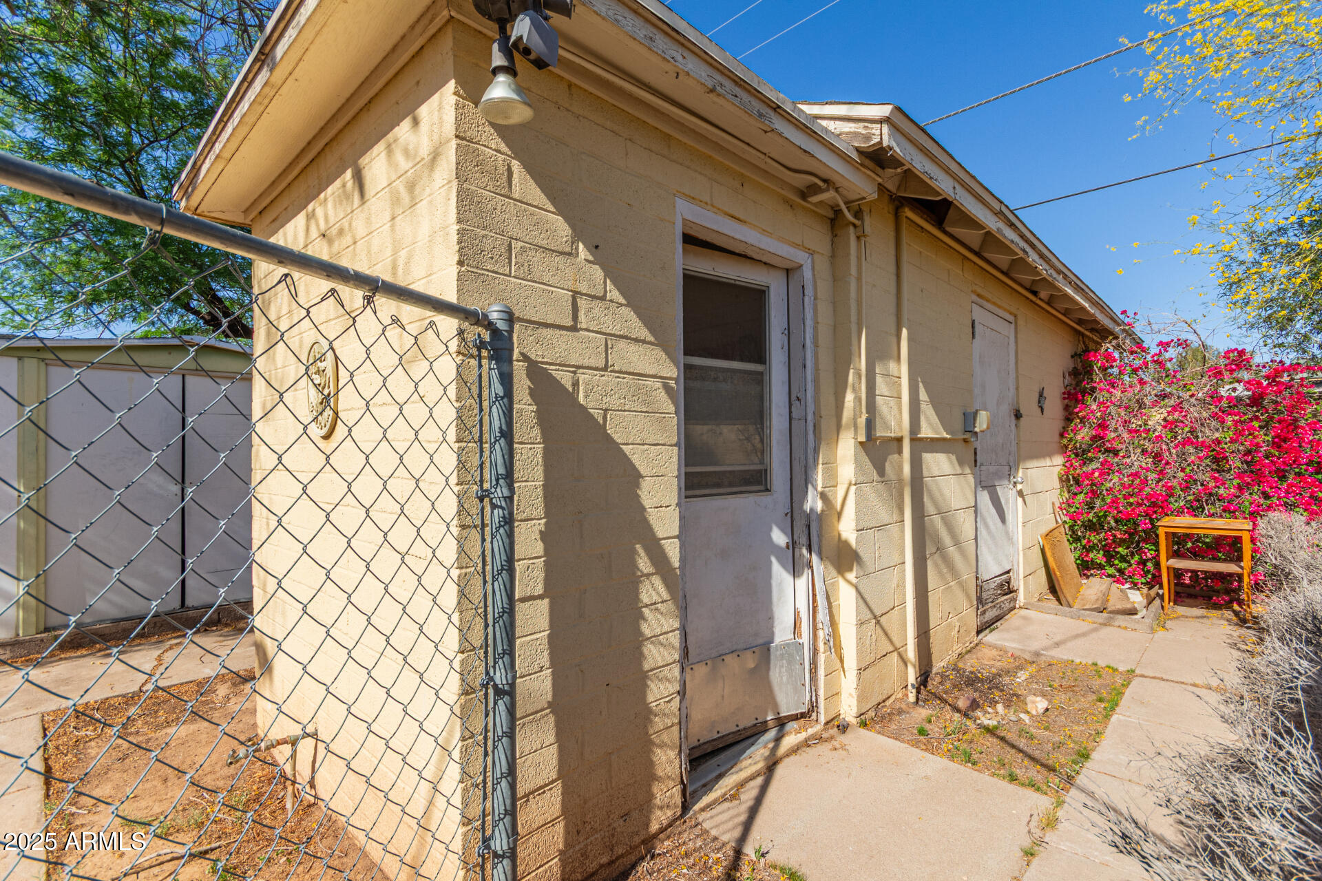 1913 N 22ND Place