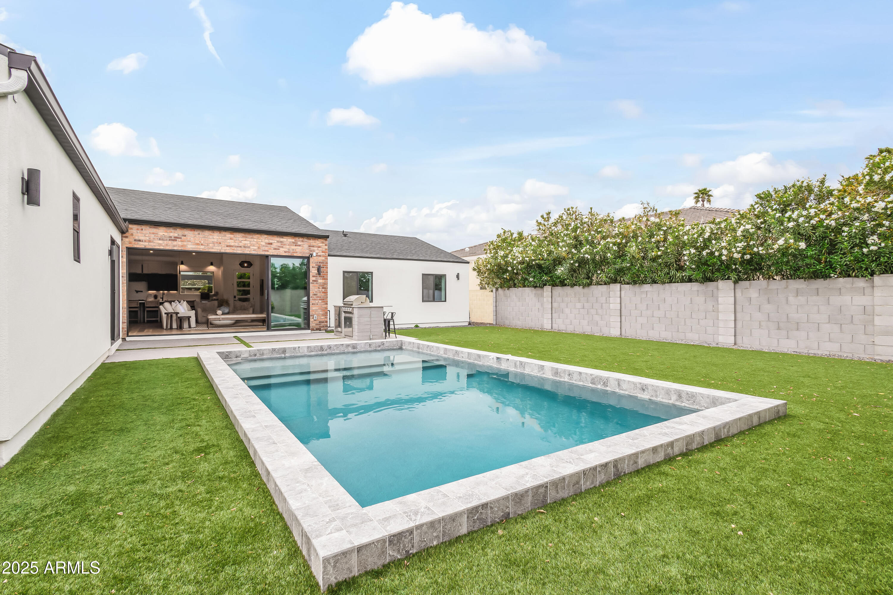 5410 E VERDE Lane