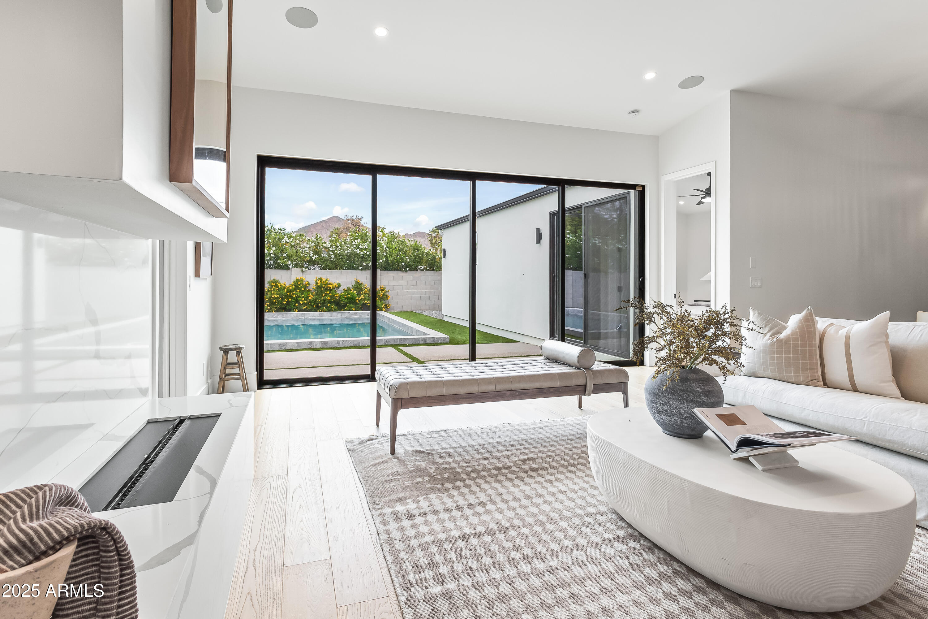 5410 E VERDE Lane