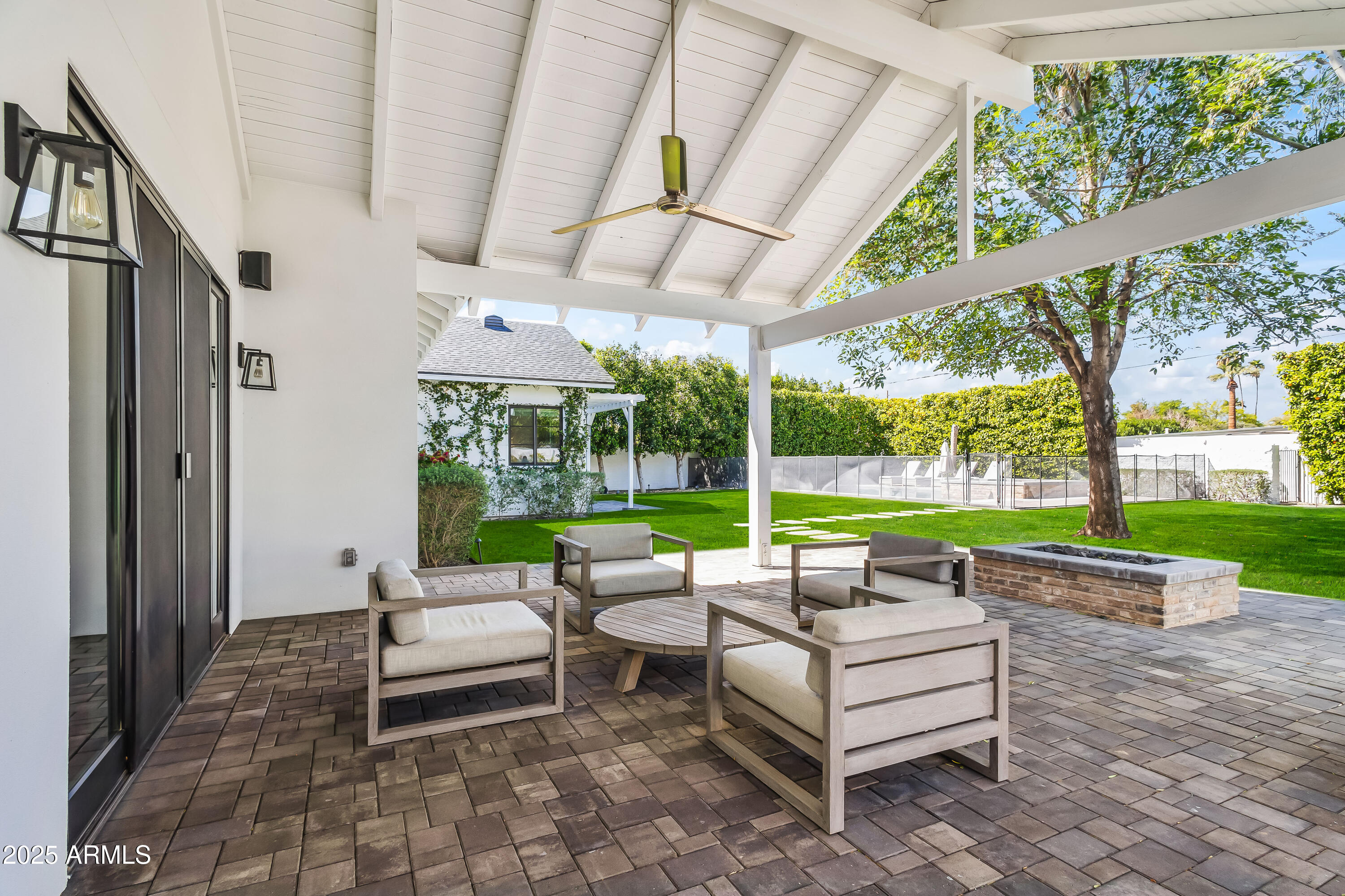3616 N 54TH Place