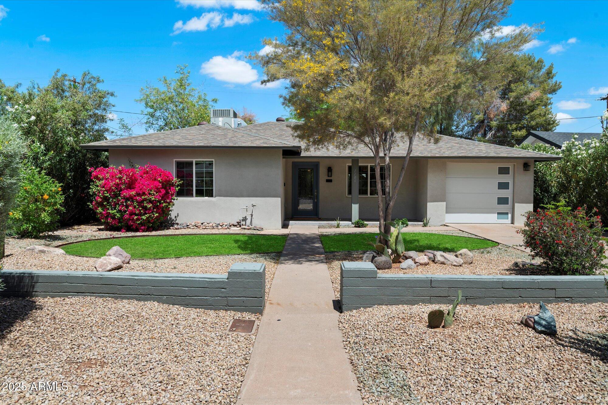 1106 W GLENROSA Avenue