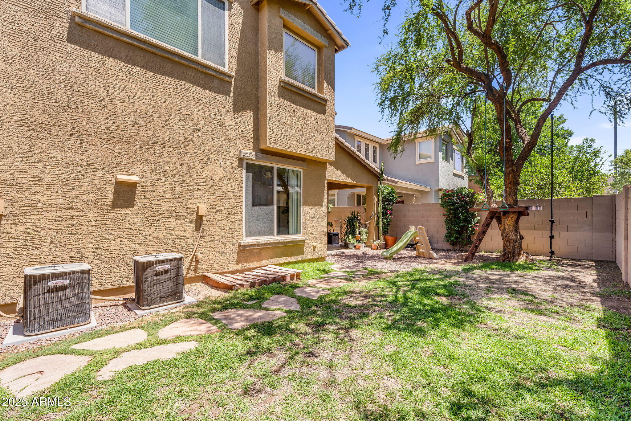 4355 E CULLUMBER Street