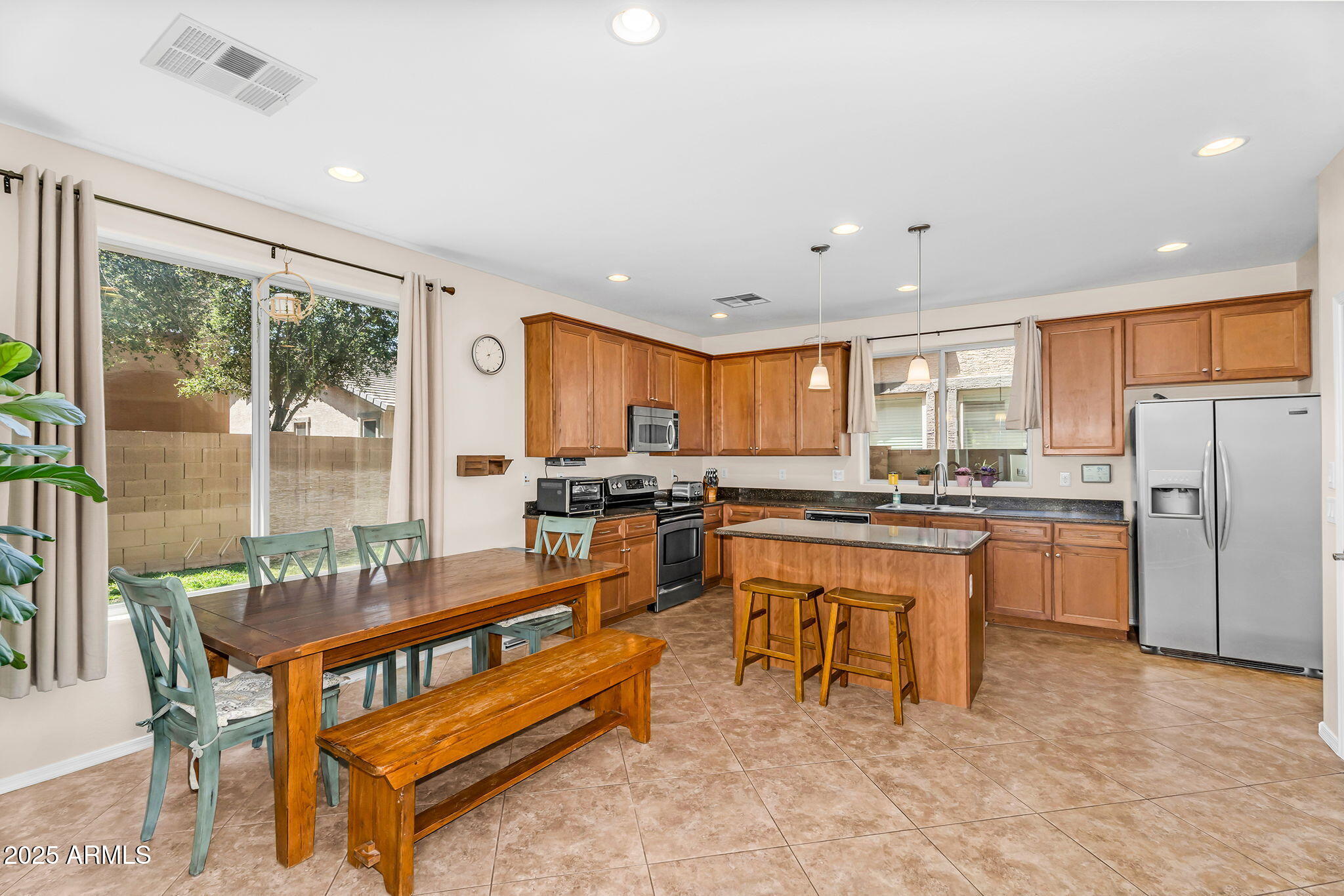 4355 E CULLUMBER Street