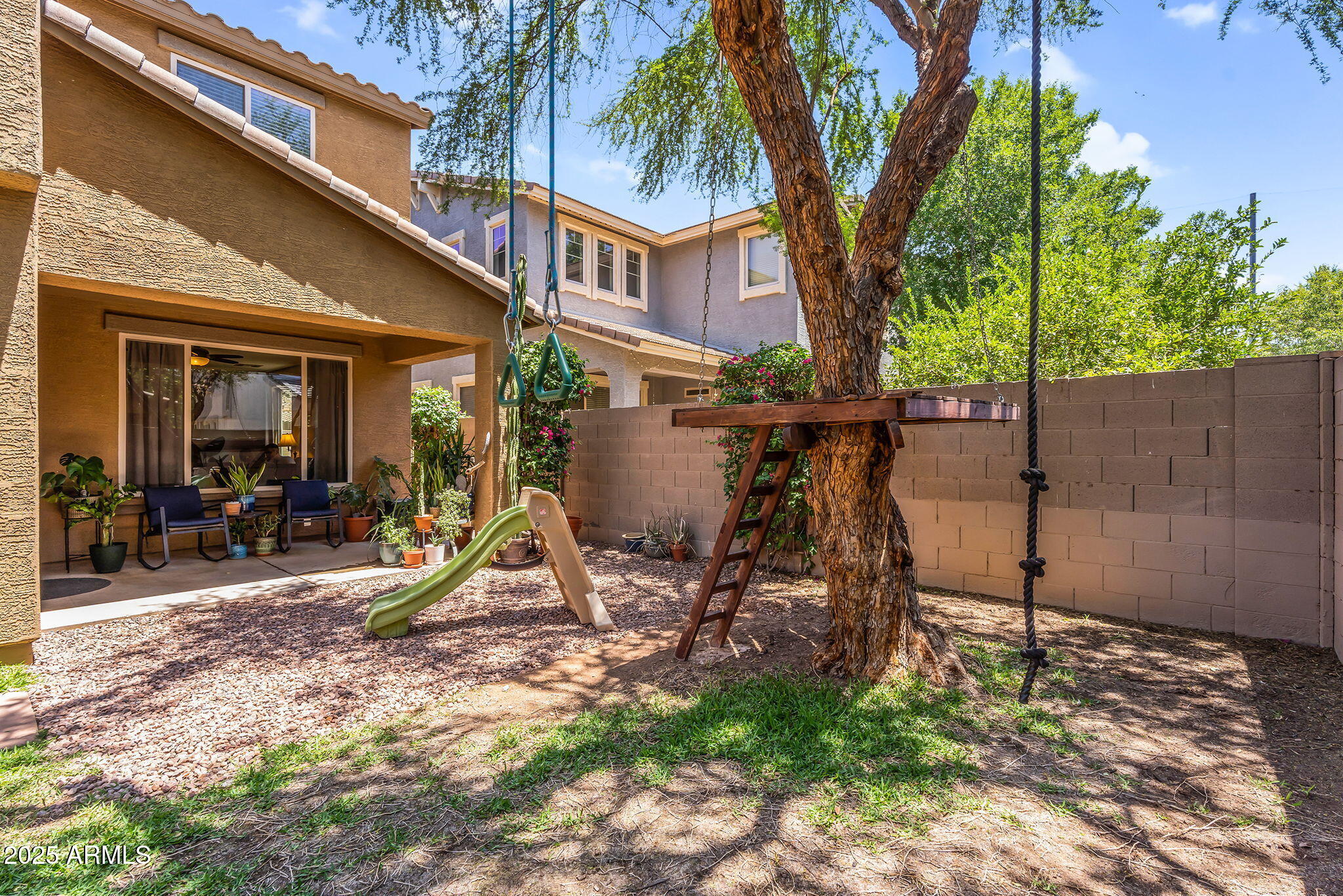 4355 E CULLUMBER Street