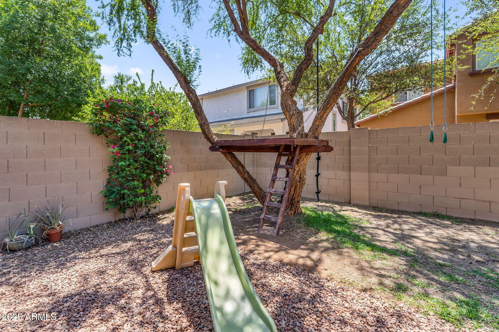 4355 E CULLUMBER Street