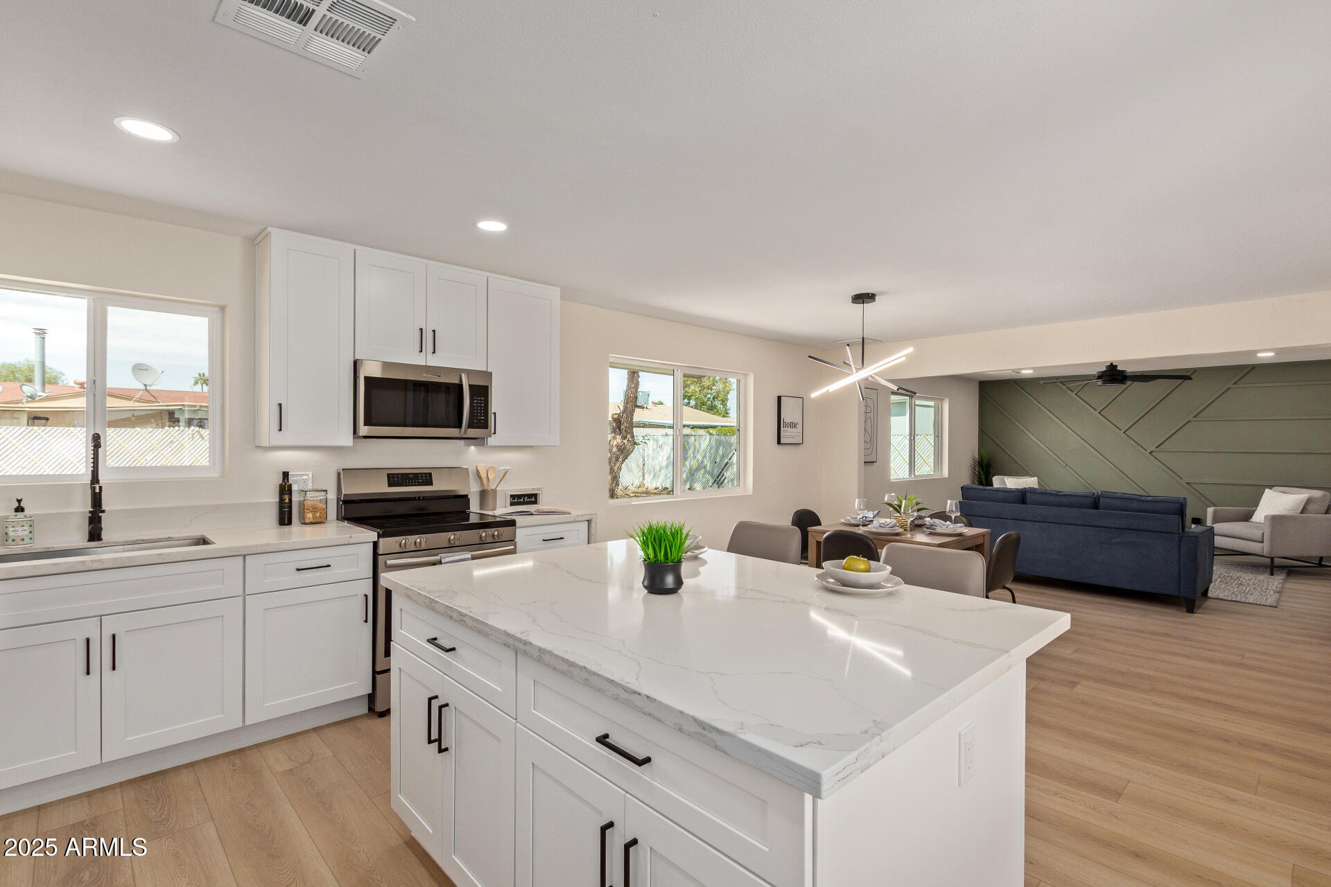 3826 W DAVIDSON Lane