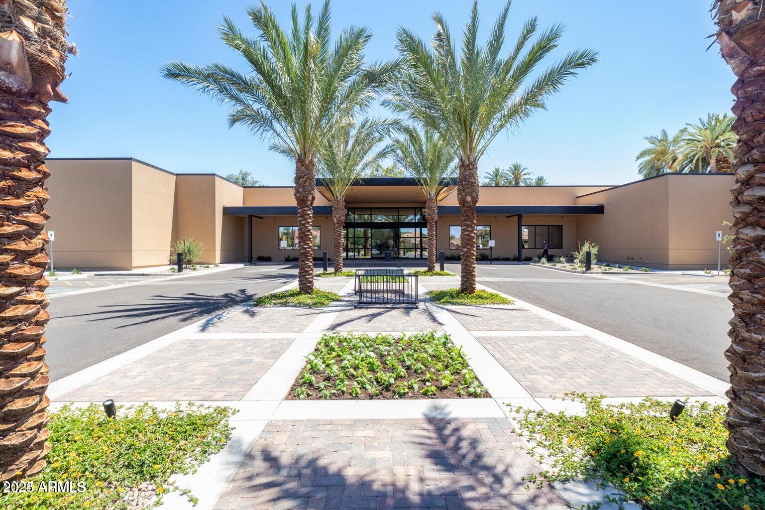 7705 E DOUBLETREE RANCH Road 8