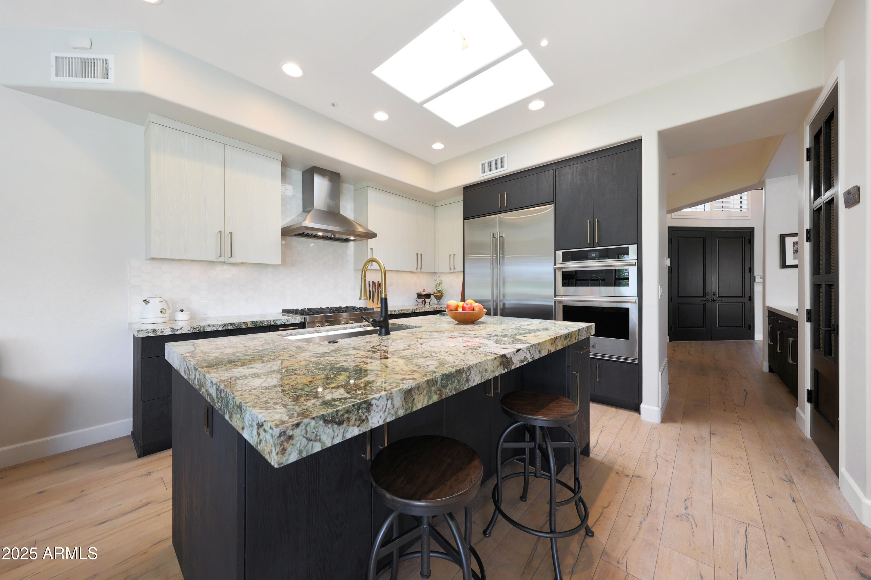 7705 E DOUBLETREE RANCH Road 8