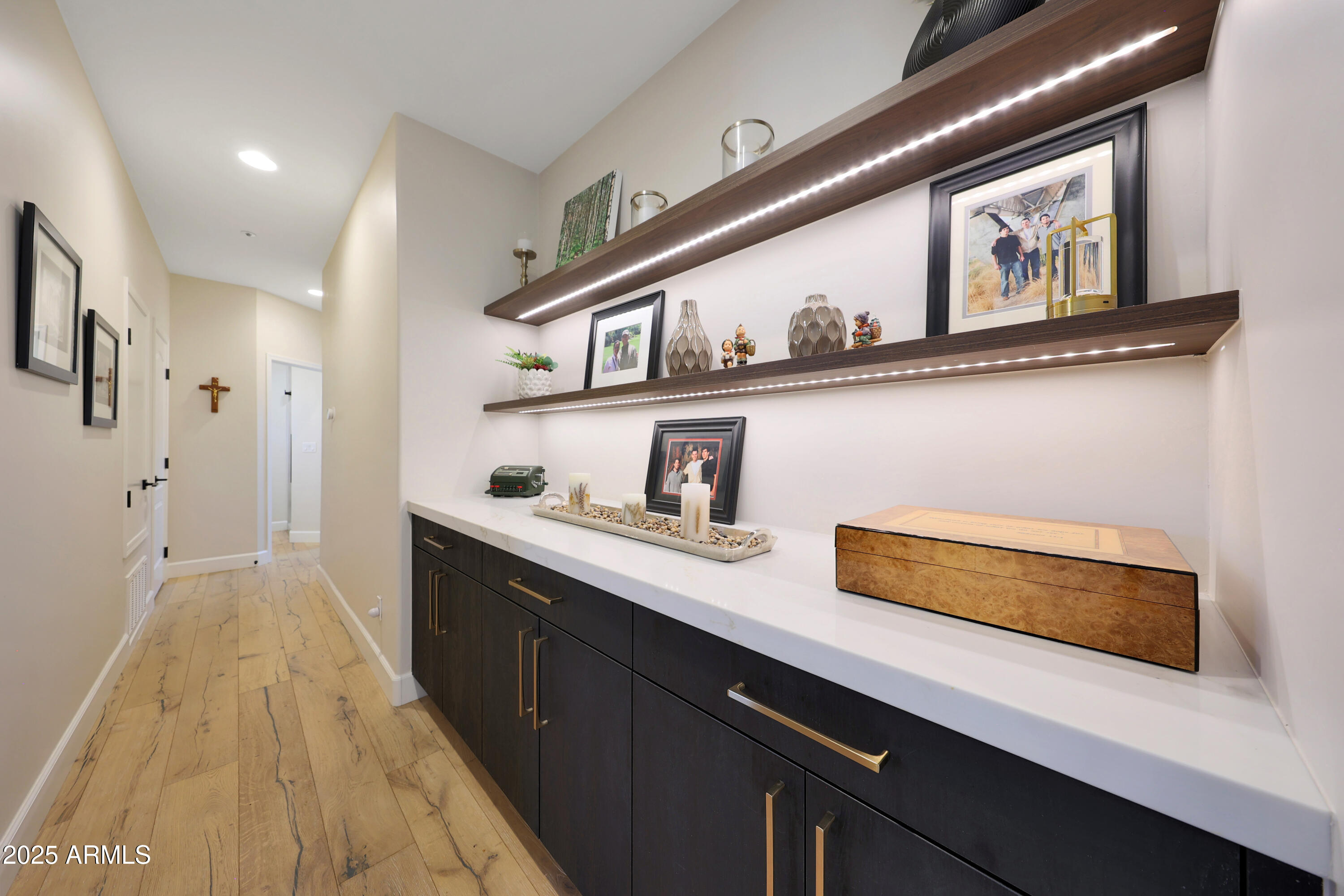 7705 E DOUBLETREE RANCH Road 8