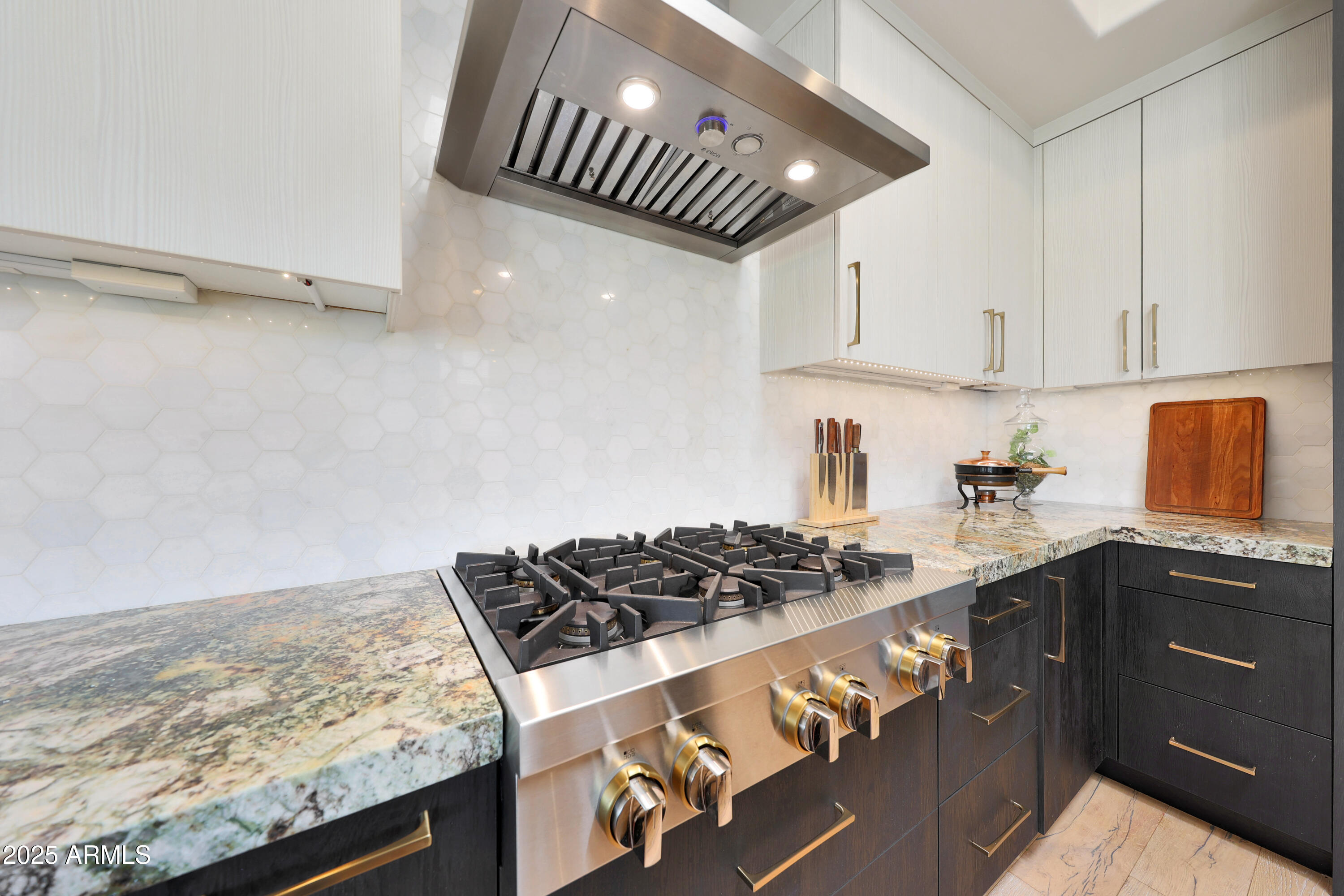 7705 E DOUBLETREE RANCH Road 8