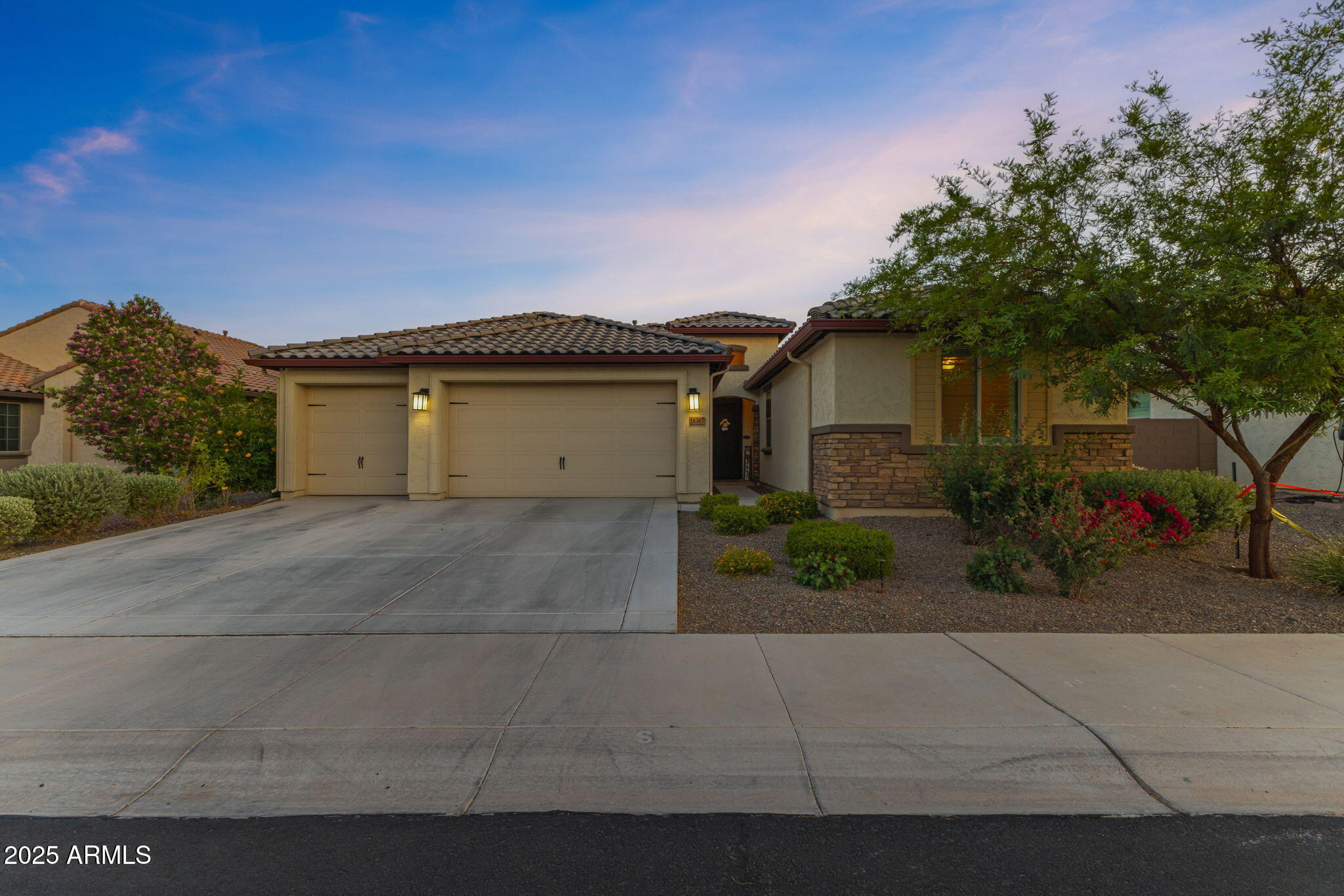 18387 W MOUNTAIN SKY Avenue