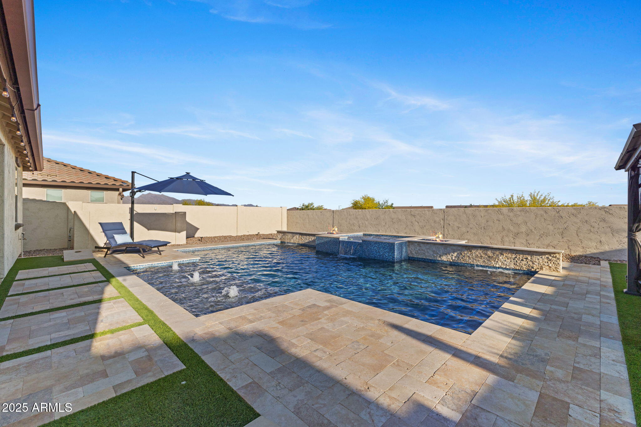 18387 W MOUNTAIN SKY Avenue