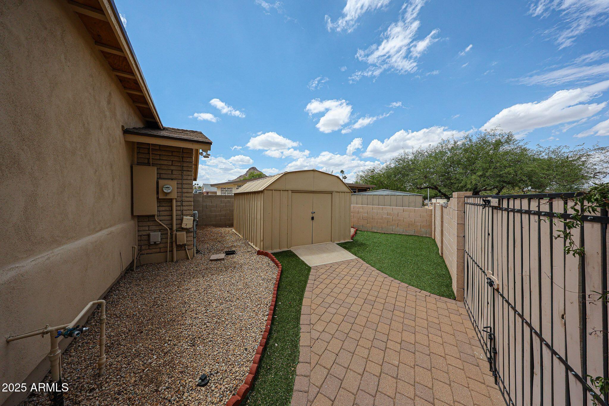 2222 E GRETTA Place