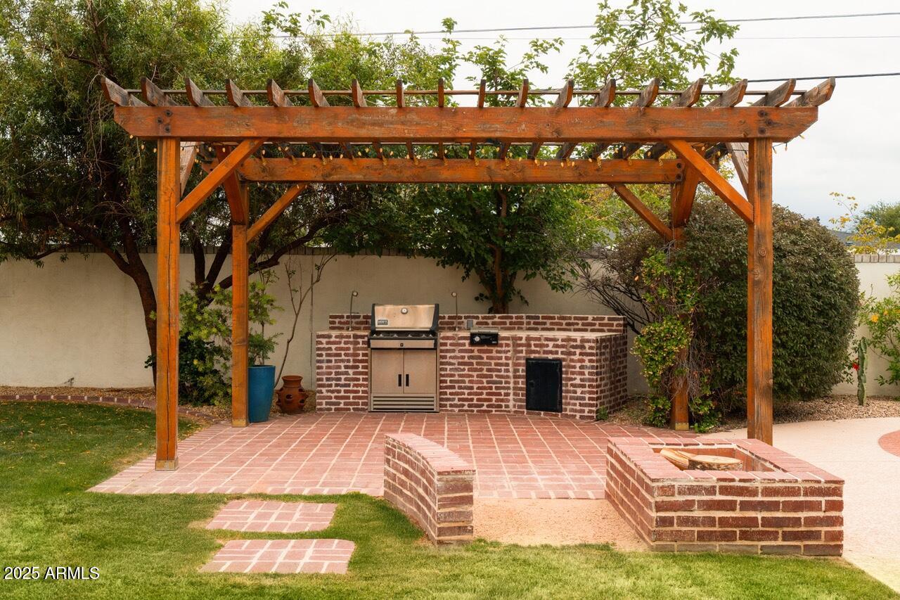 6311 E CALLE ROSA