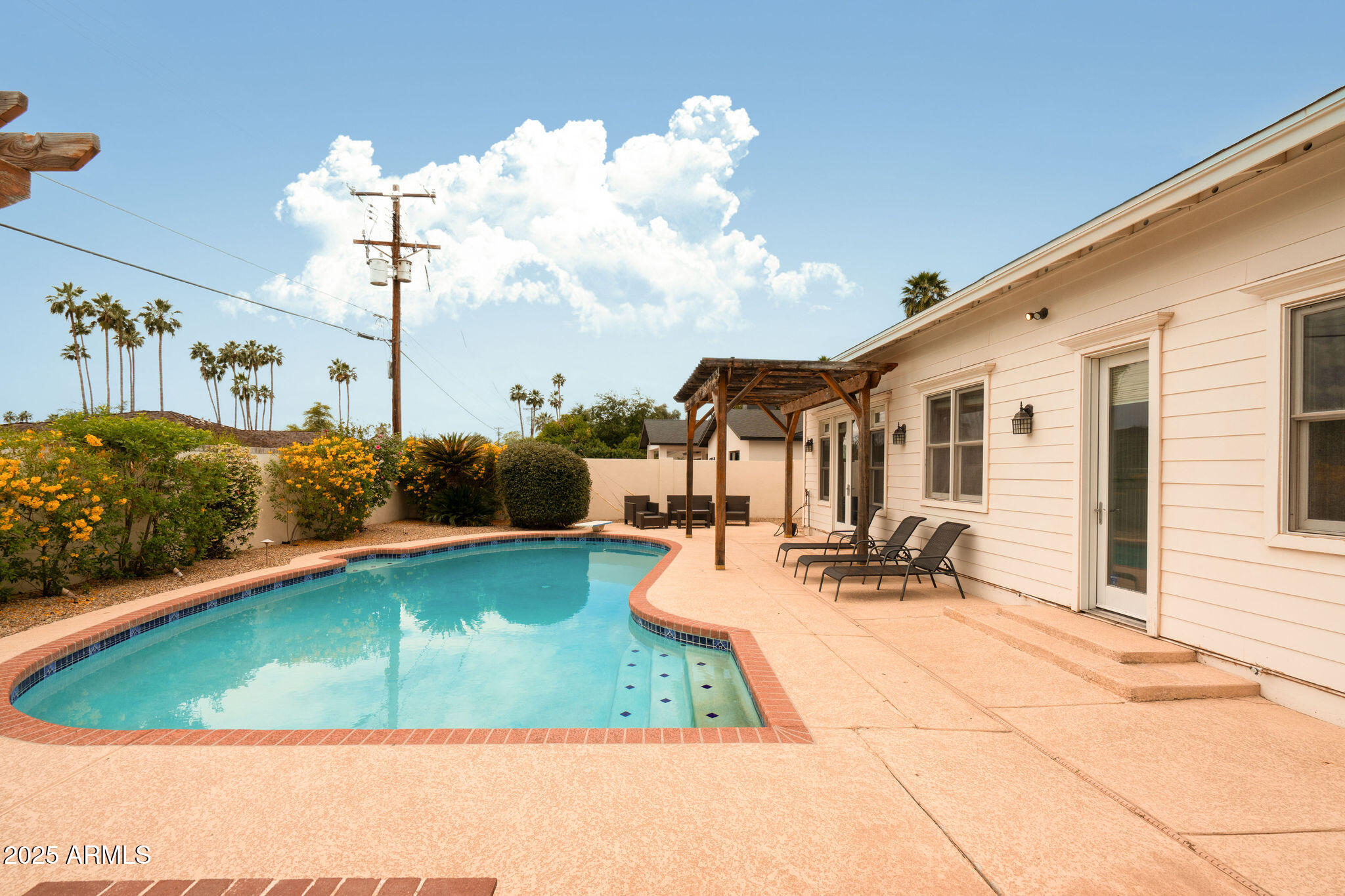 6311 E CALLE ROSA