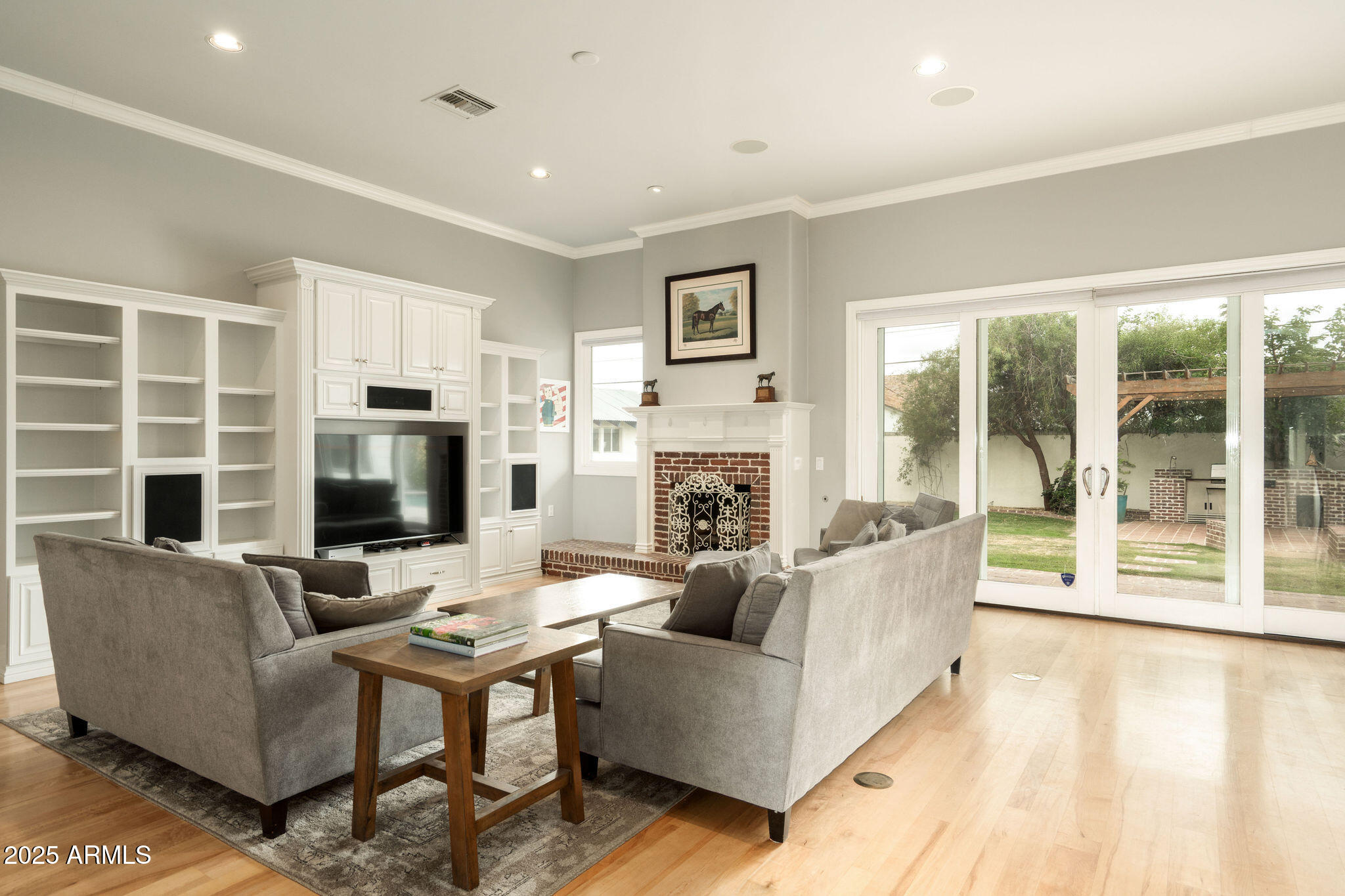 6311 E CALLE ROSA