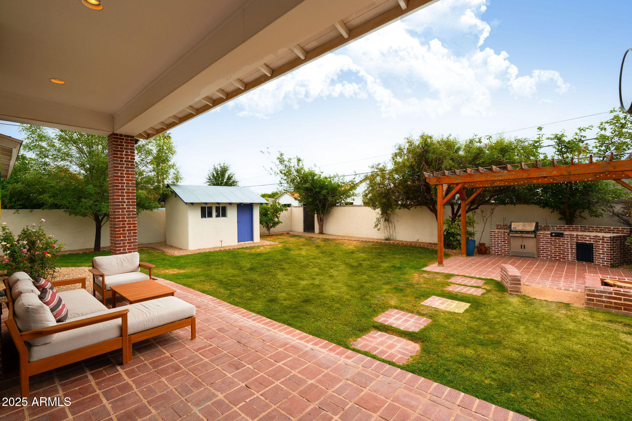 6311 E CALLE ROSA