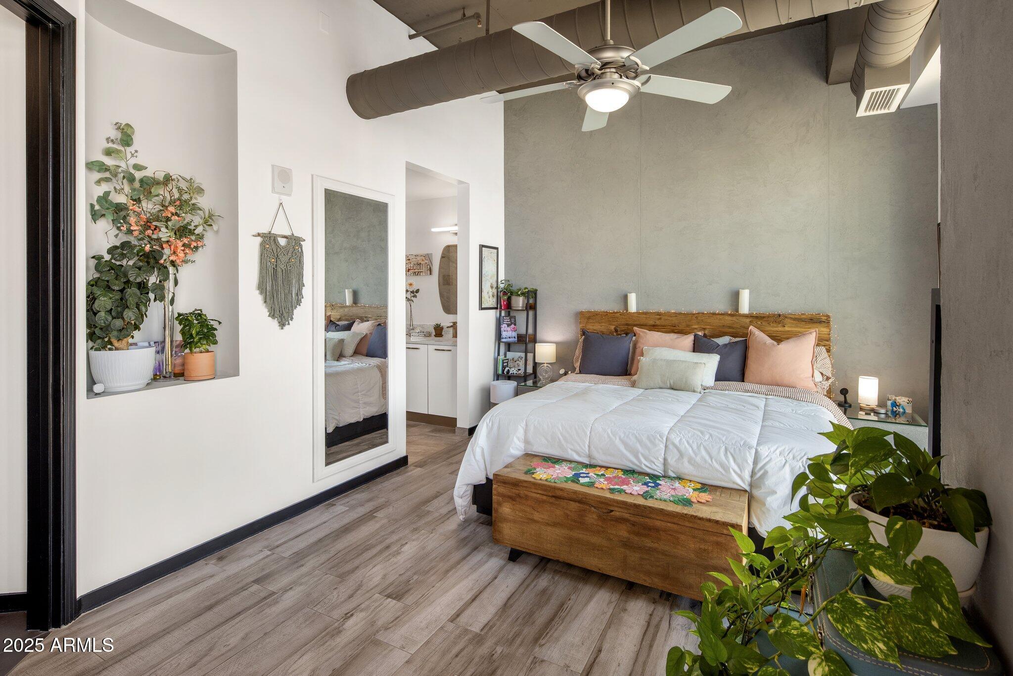 1 E LEXINGTON Avenue 1209