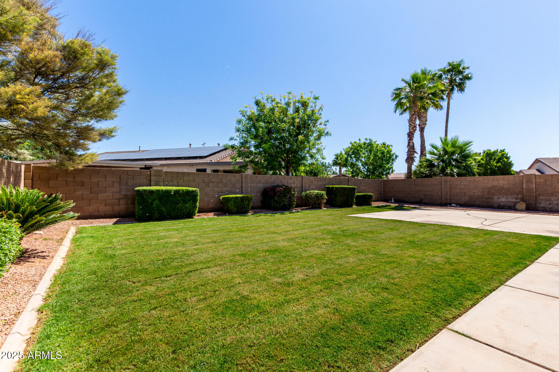 2732 E TYSON Street