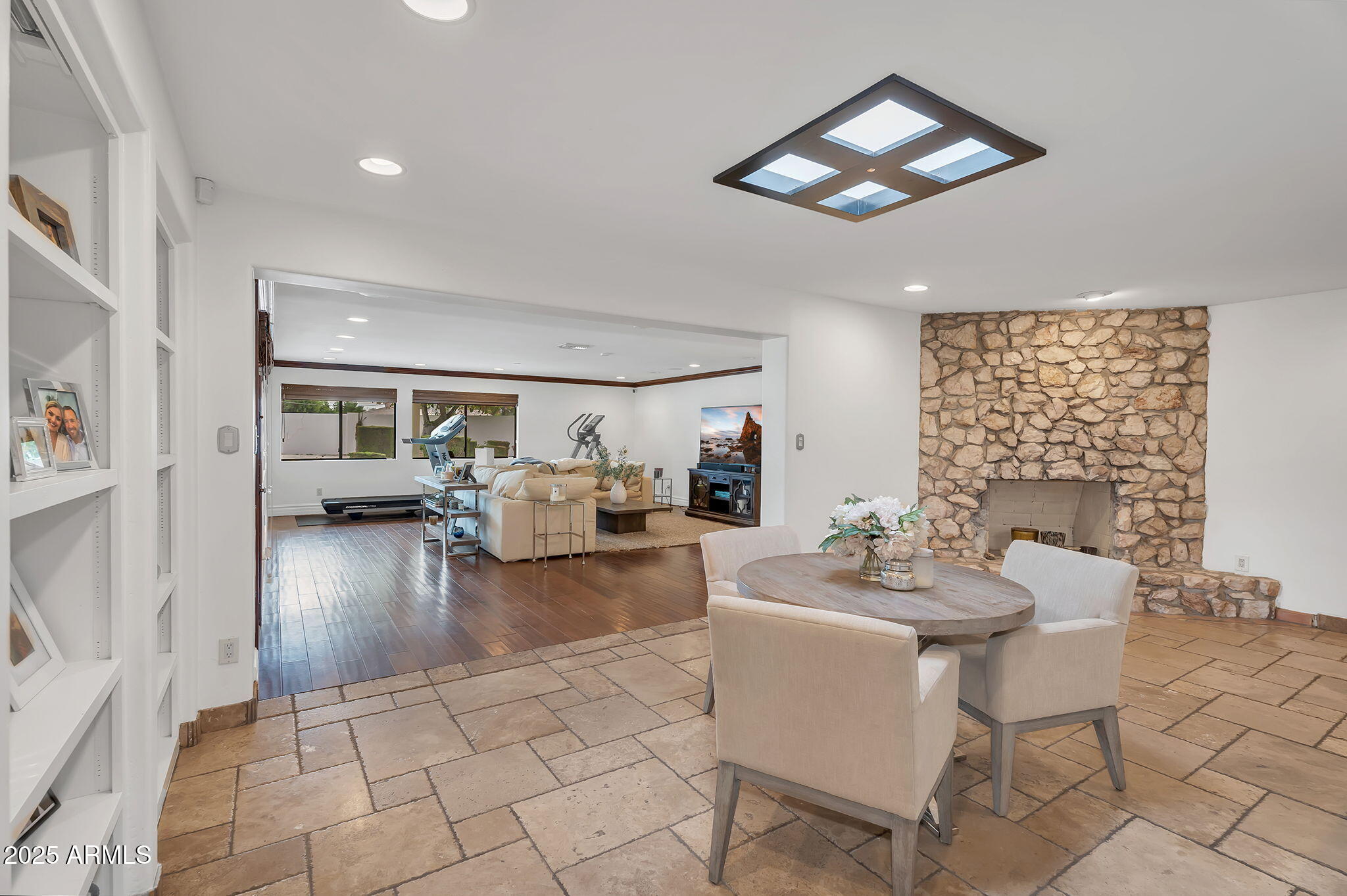 5307 N 32ND Place