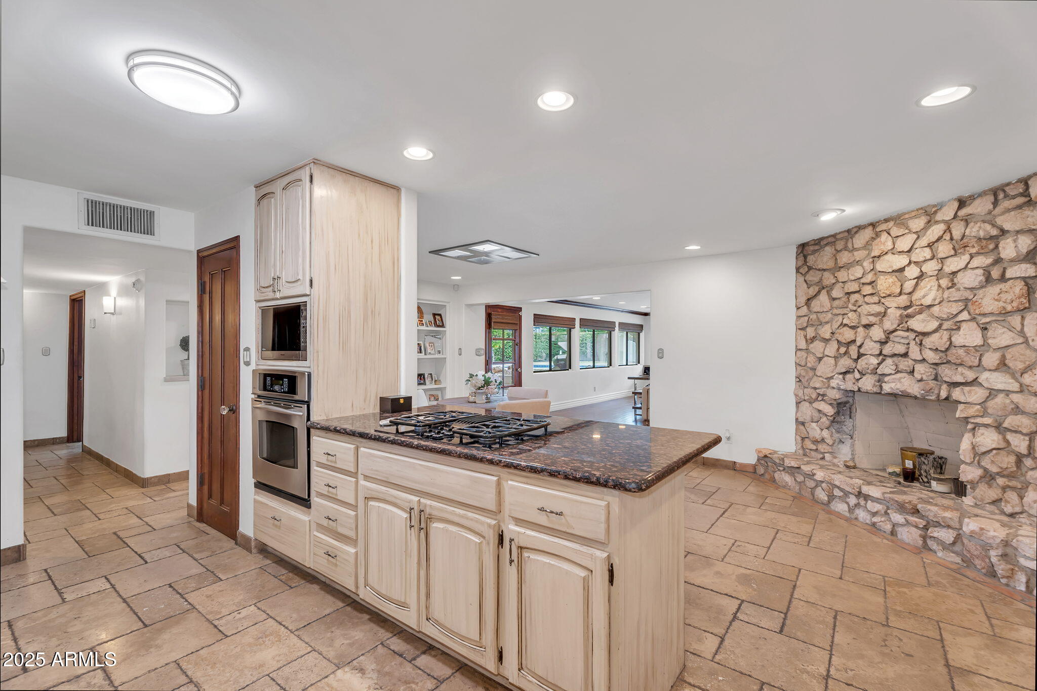 5307 N 32ND Place