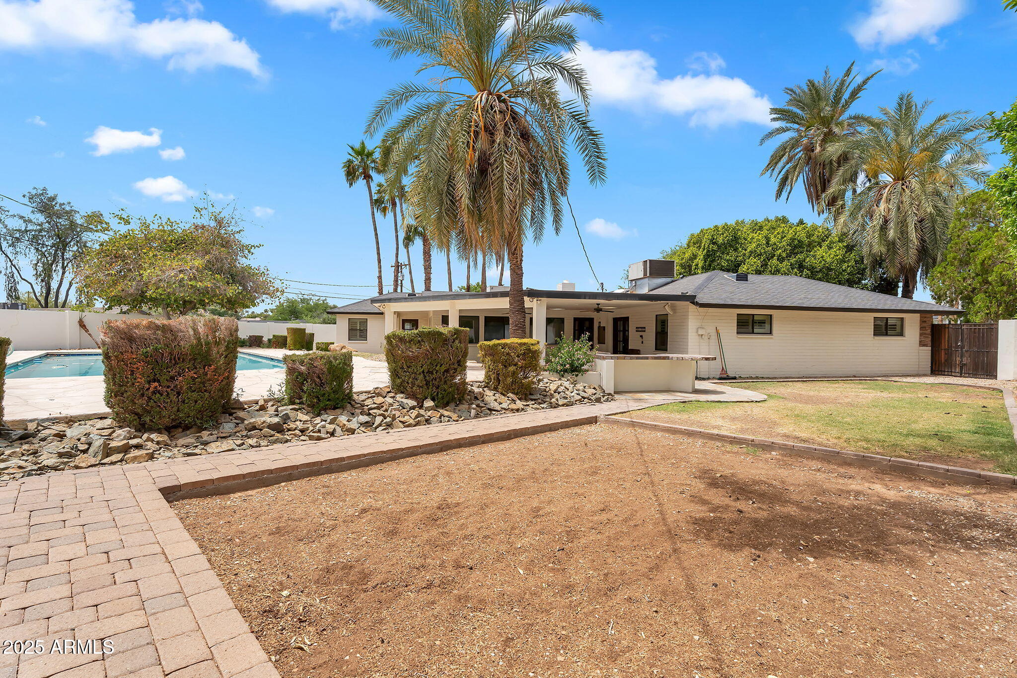 5307 N 32ND Place