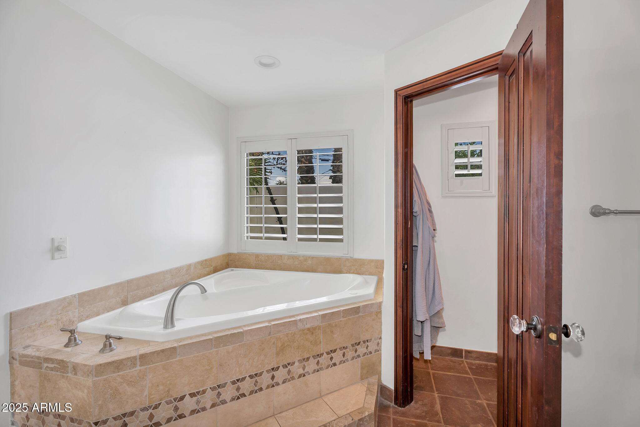 5307 N 32ND Place