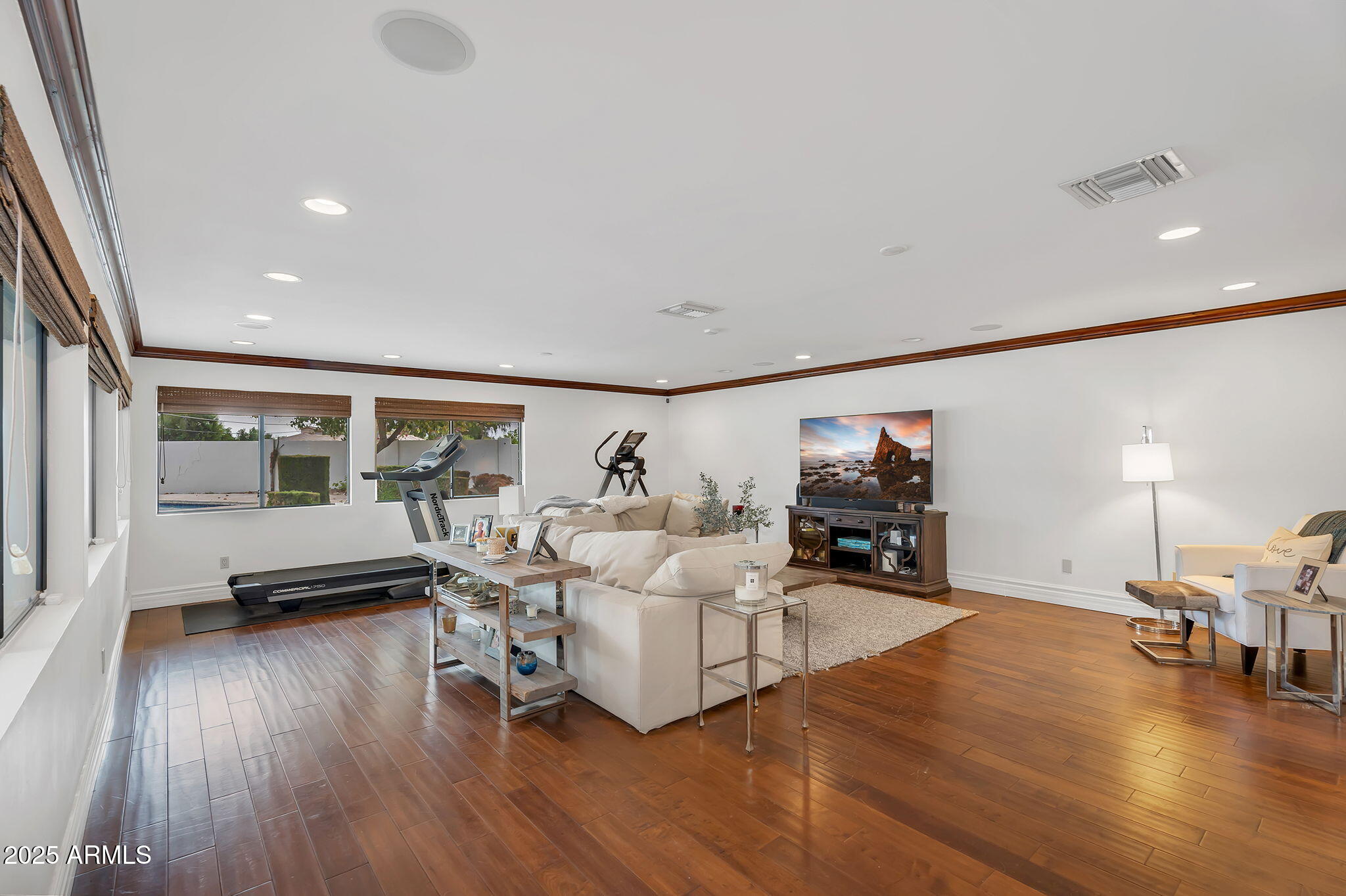 5307 N 32ND Place