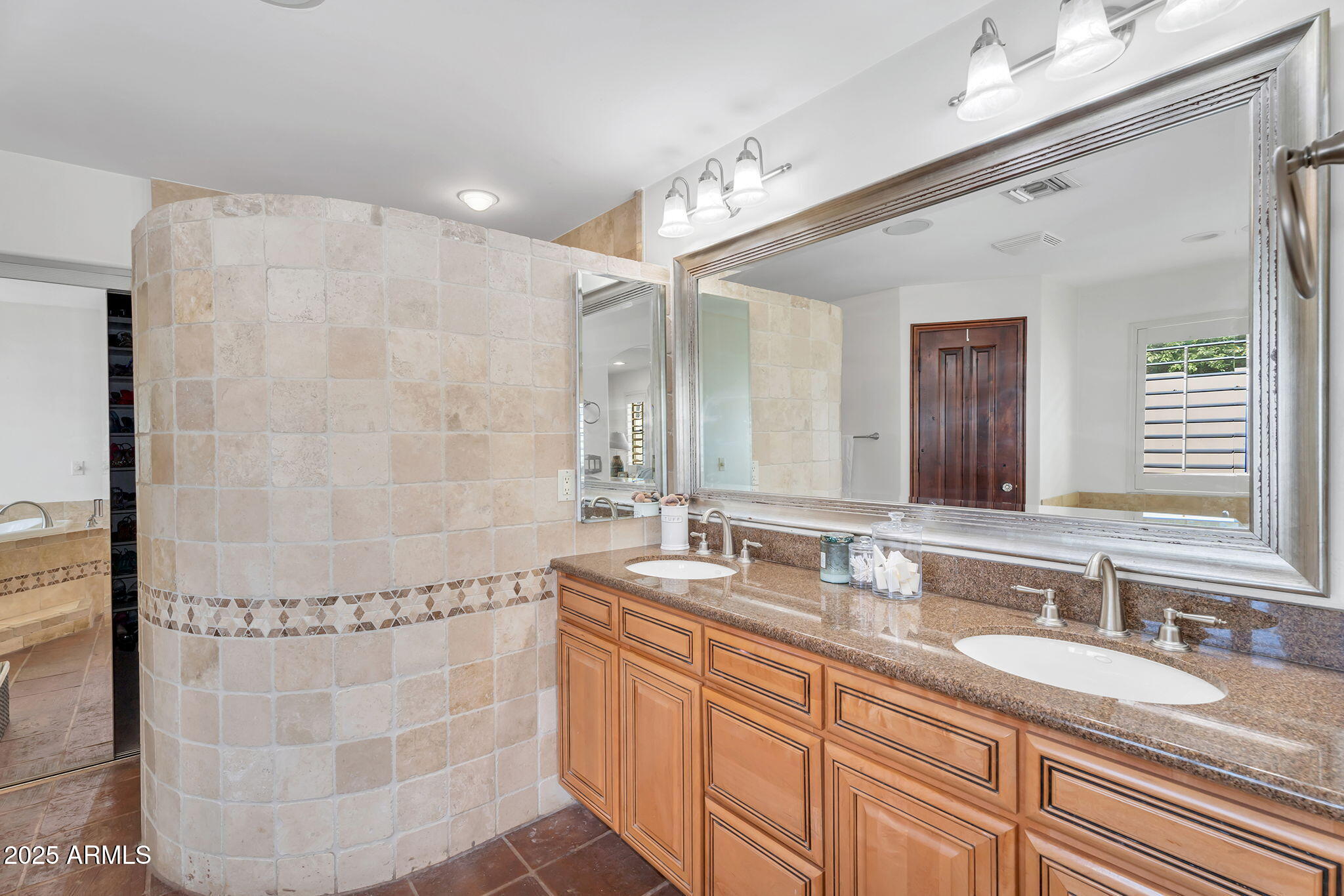 5307 N 32ND Place