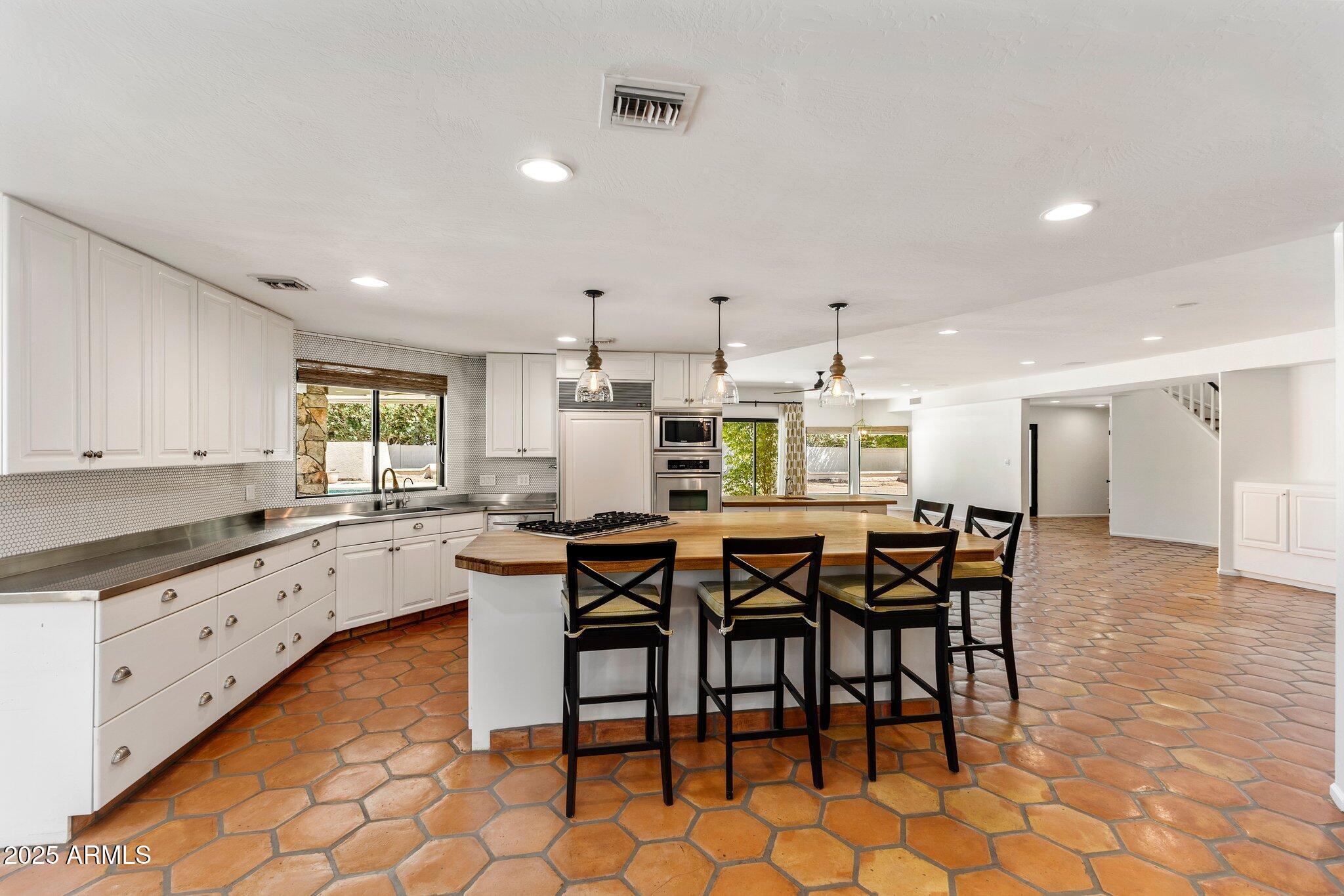 6319 E Mariposa Street