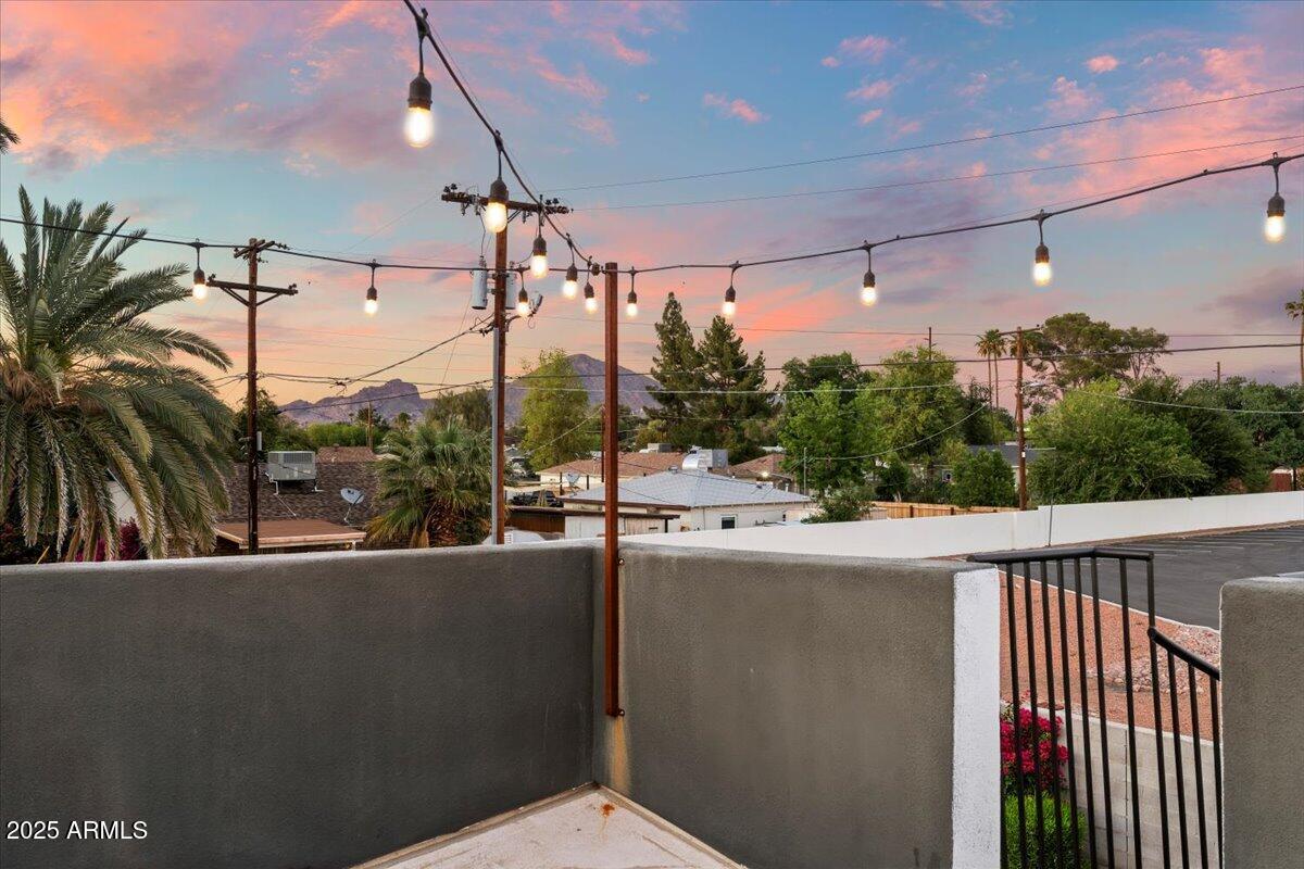 2225 N 38th Way