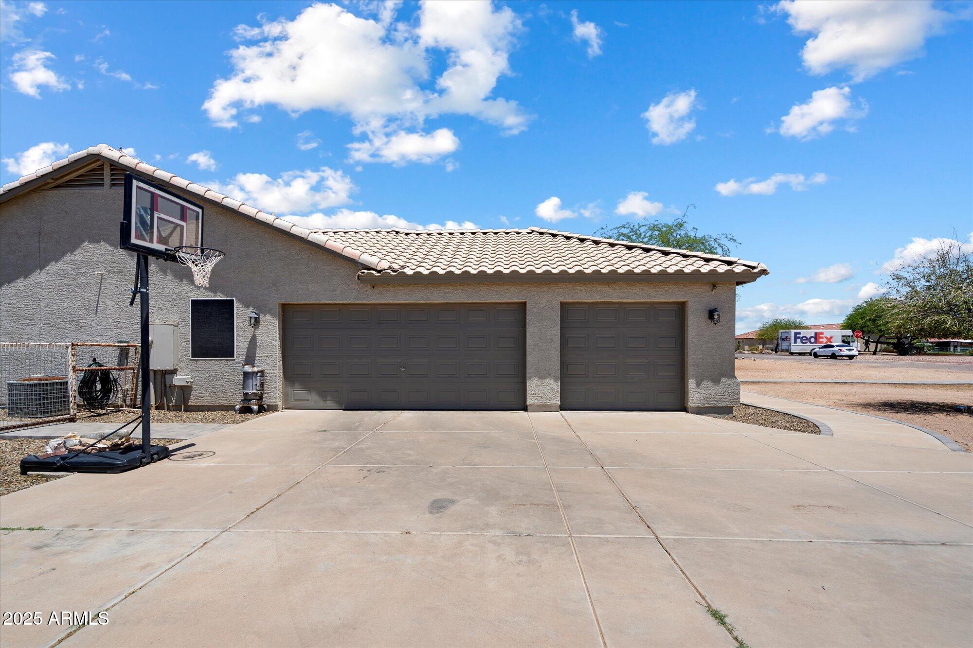 3658 E PONY TRACK Lane