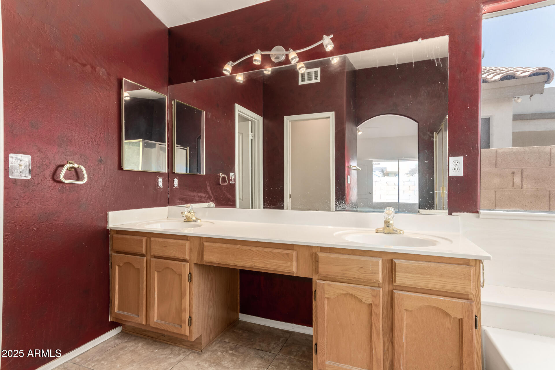31038 N 40TH Place