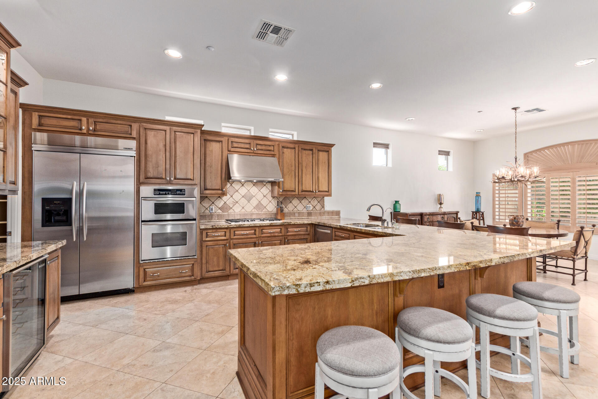 8689 E KRAIL Street