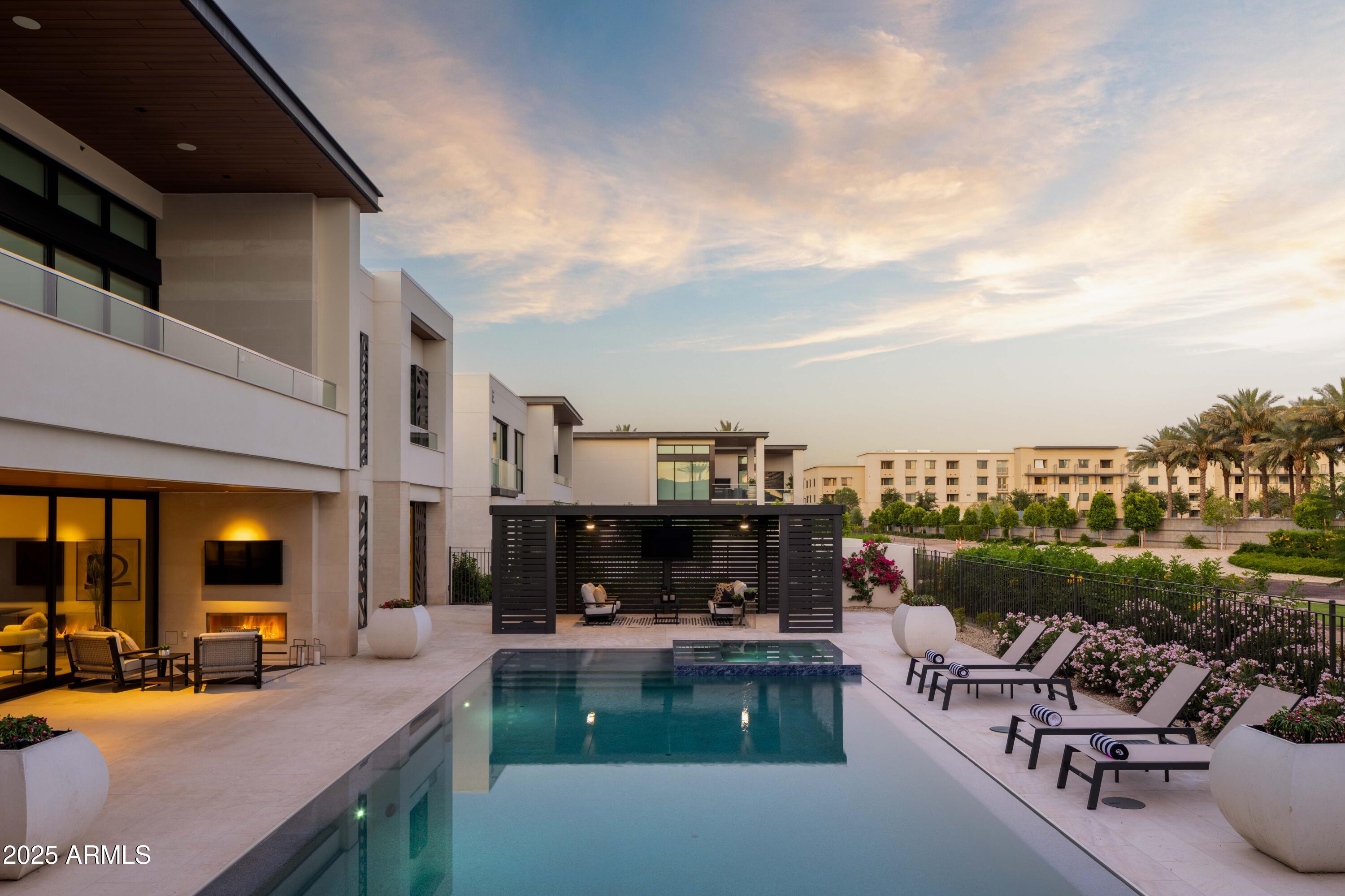 6587 N PALMERAIE Boulevard 1050