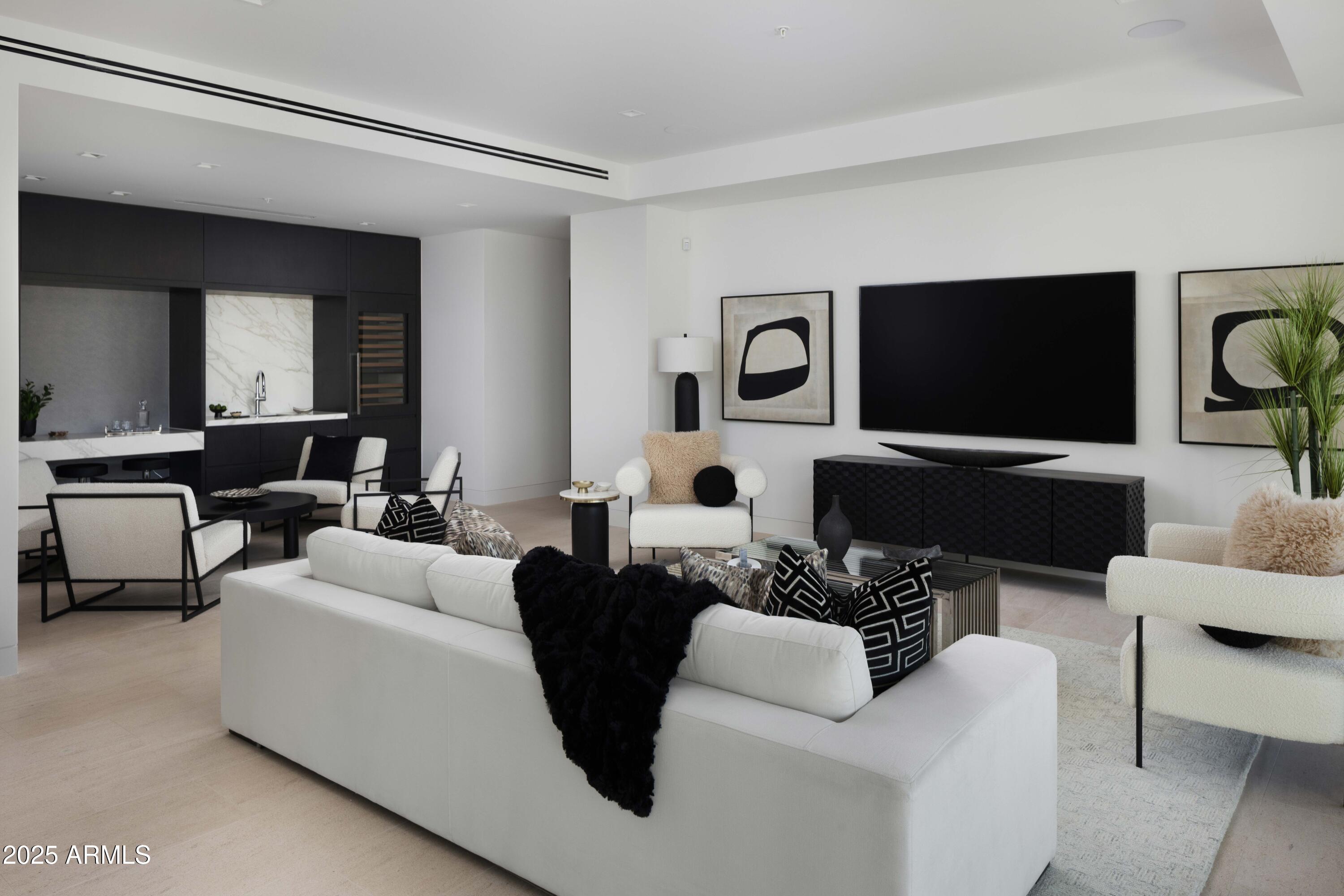 6587 N PALMERAIE Boulevard 1050