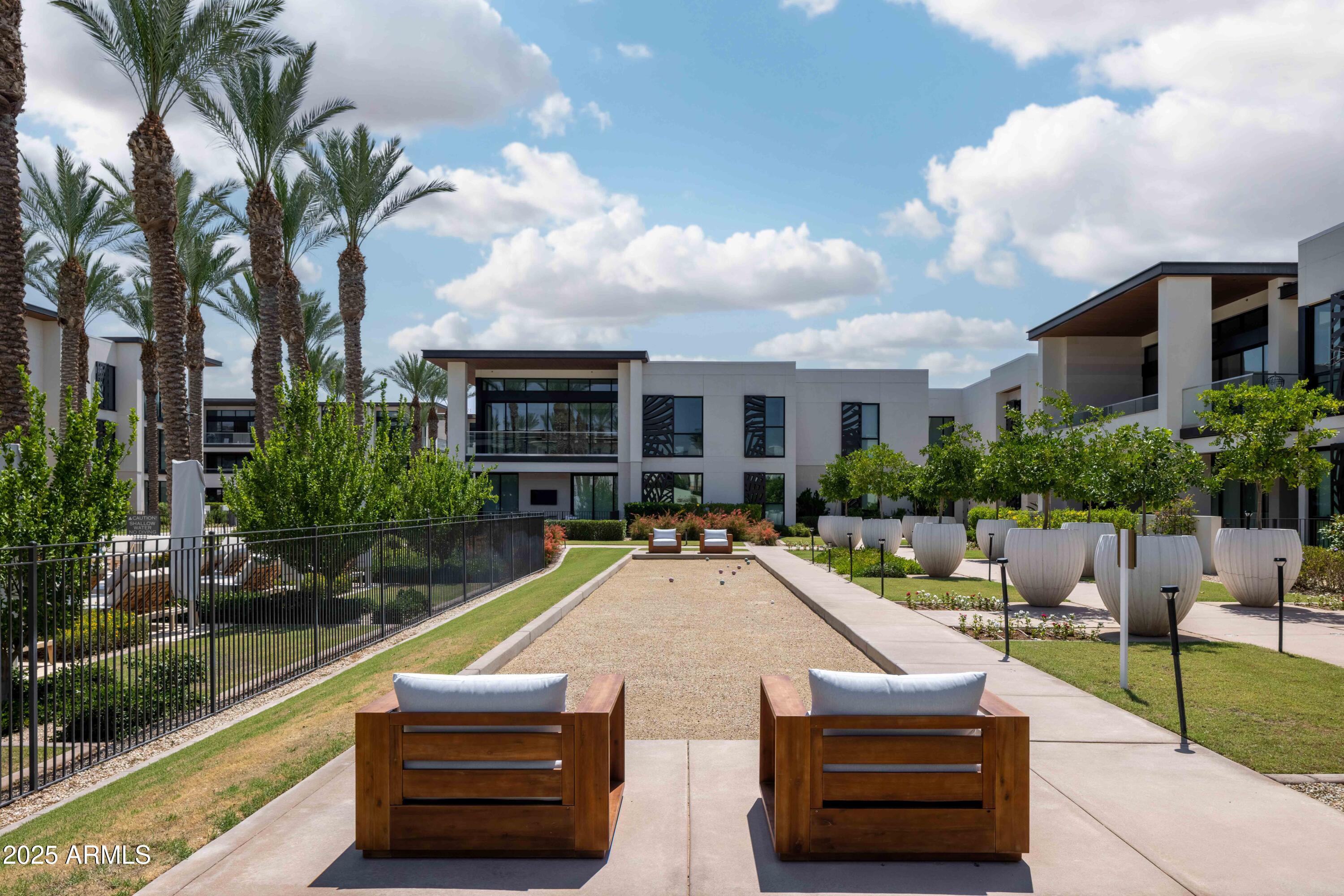 6587 N PALMERAIE Boulevard 1050