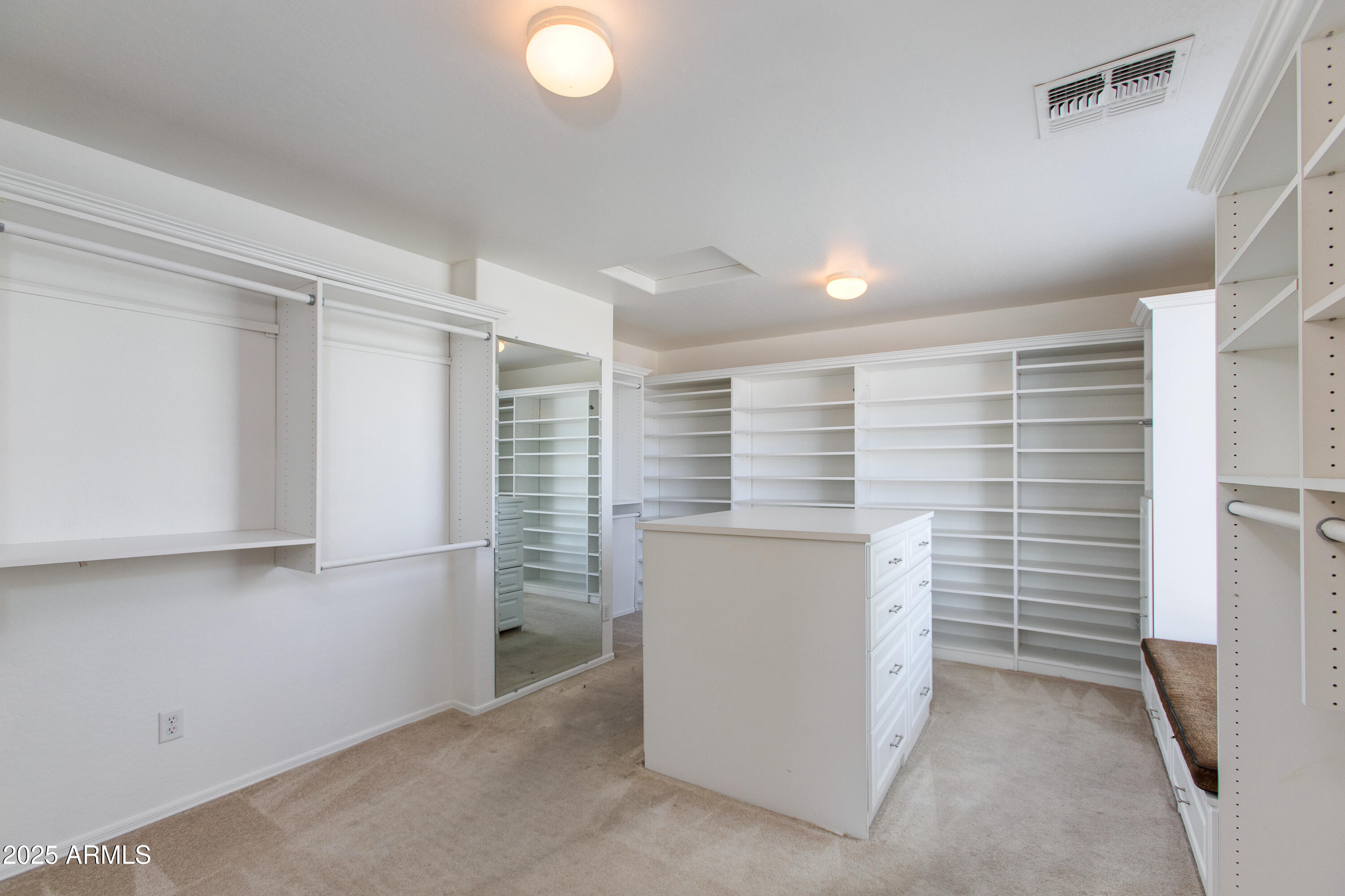 3030 N SARANAC