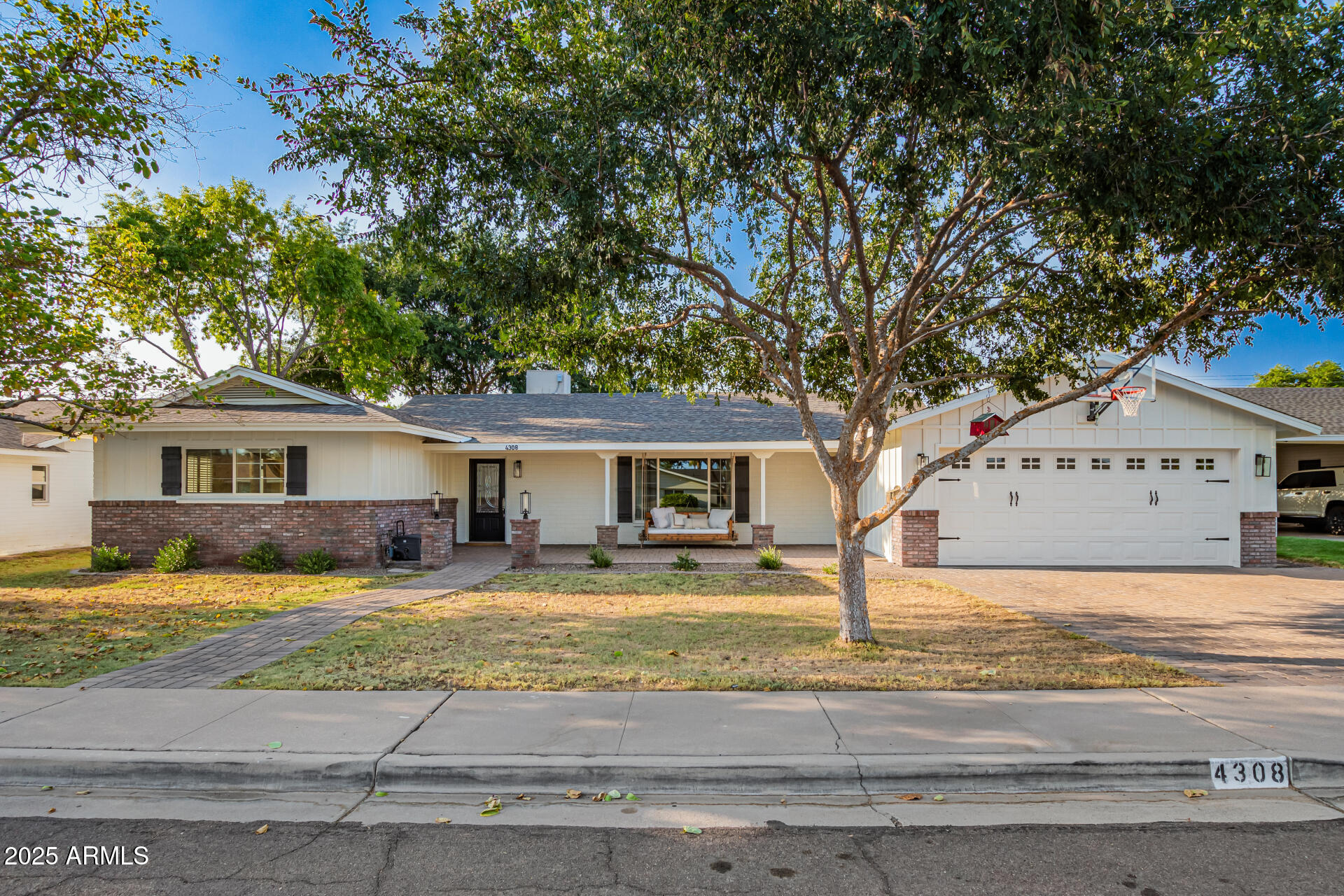 4308 E WELDON Avenue