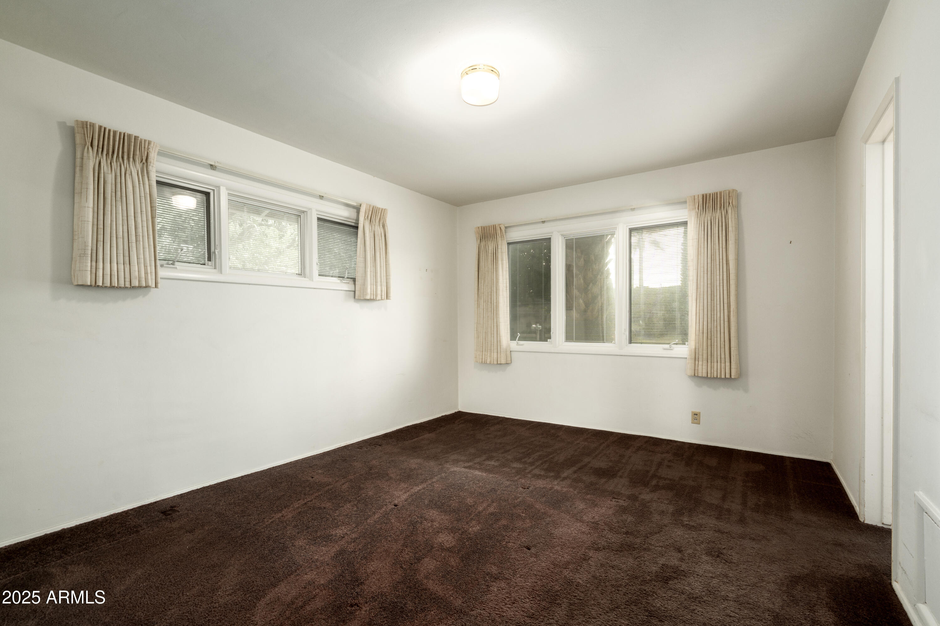4443 N 46th Place