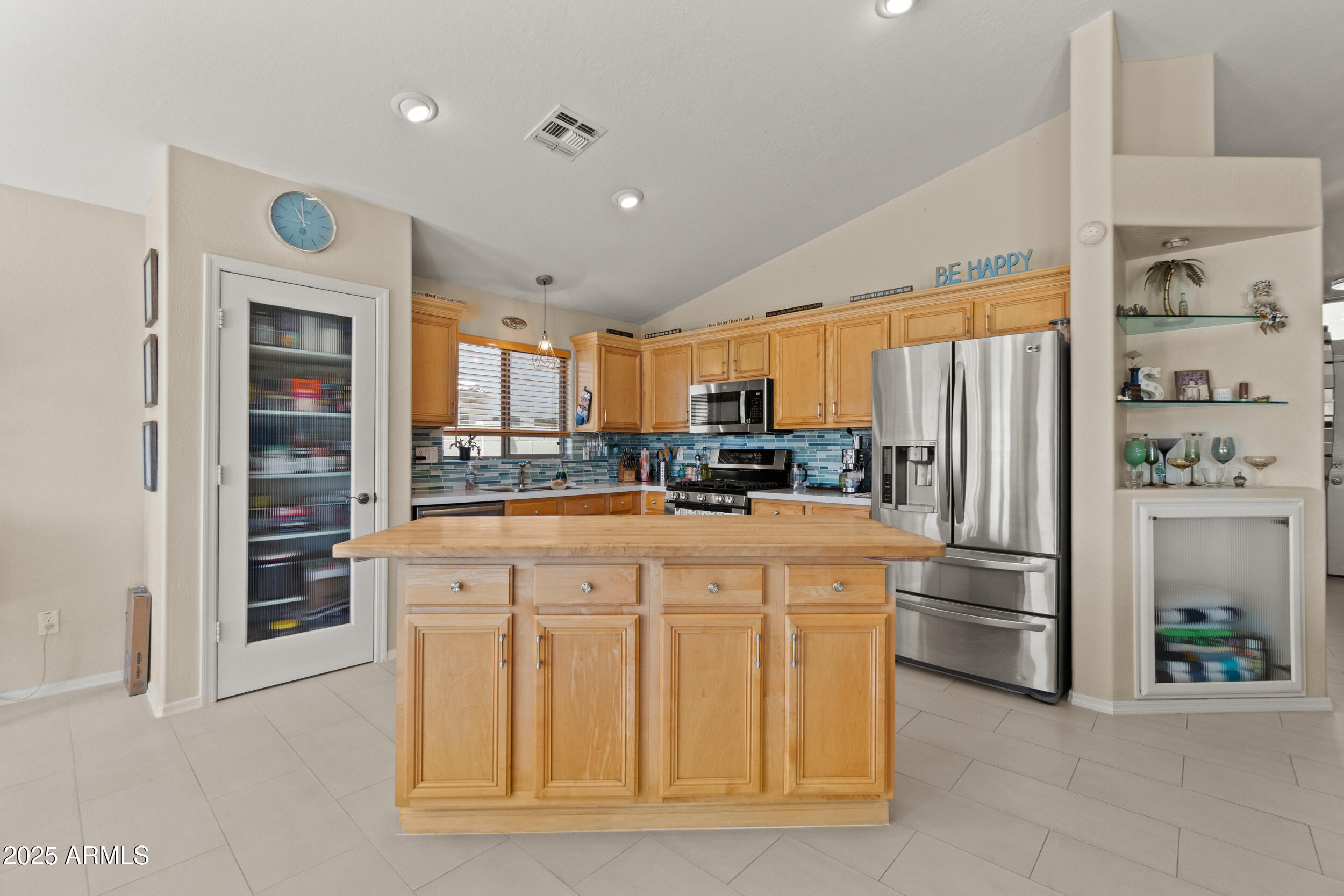 531 S WILDROSE