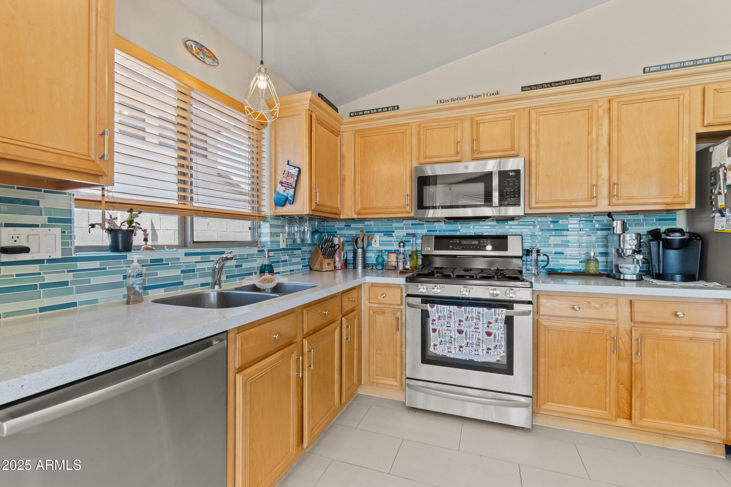 531 S WILDROSE