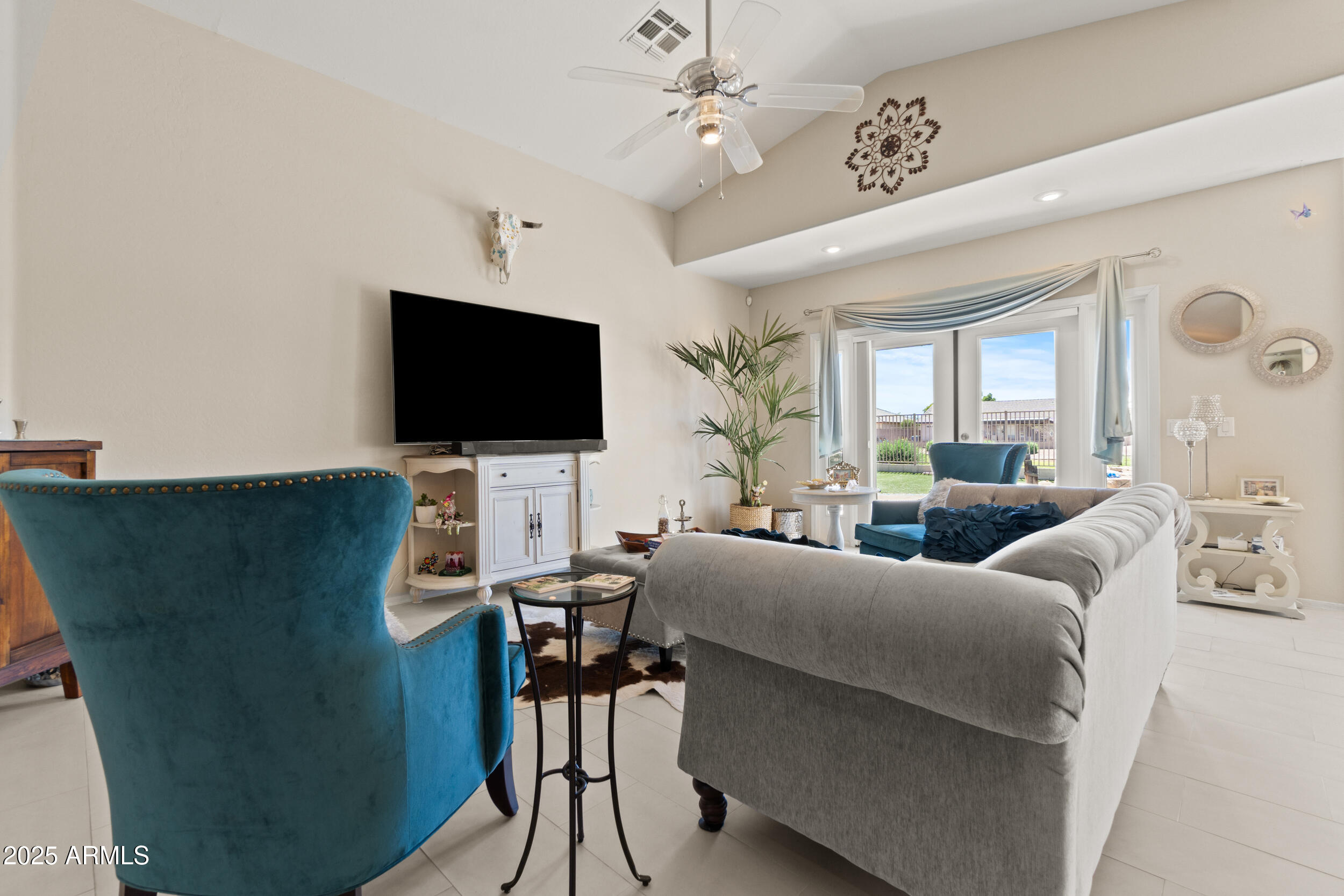 531 S WILDROSE