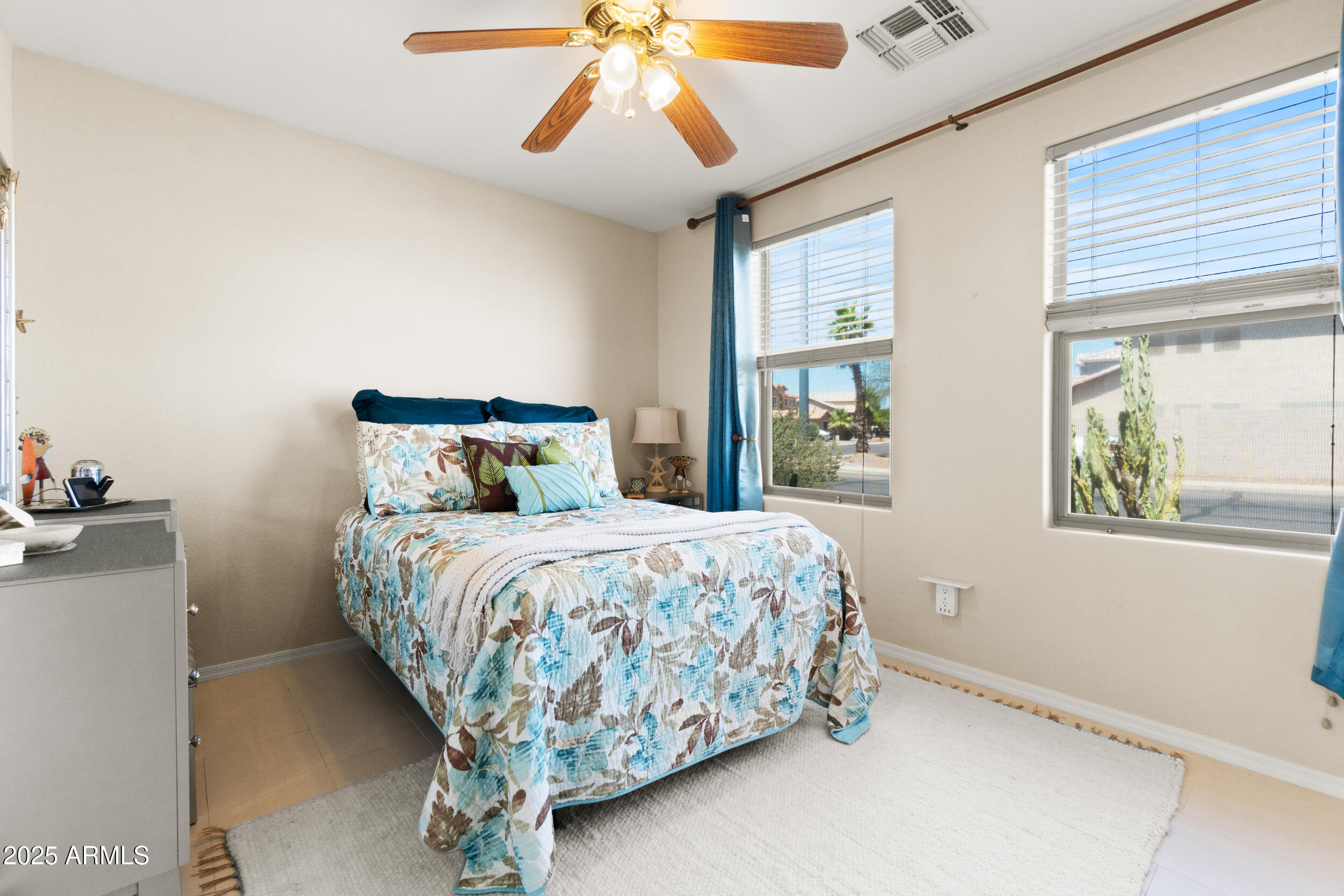 531 S WILDROSE