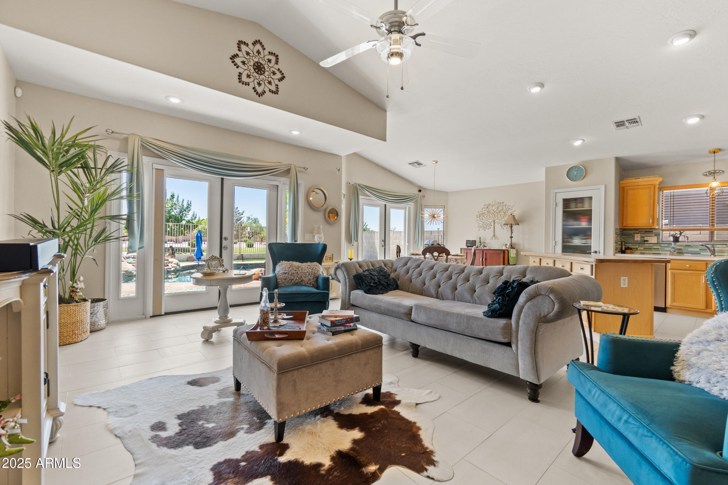 531 S WILDROSE