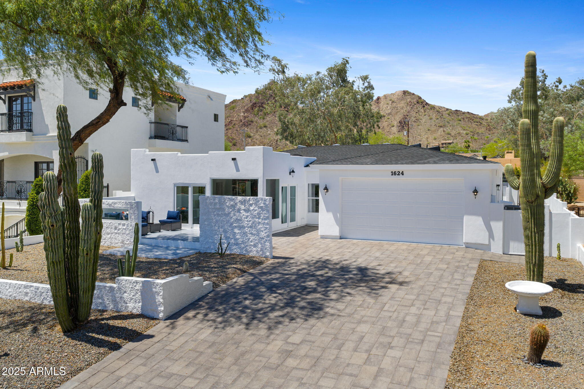 1624 E EL CAMINO Drive