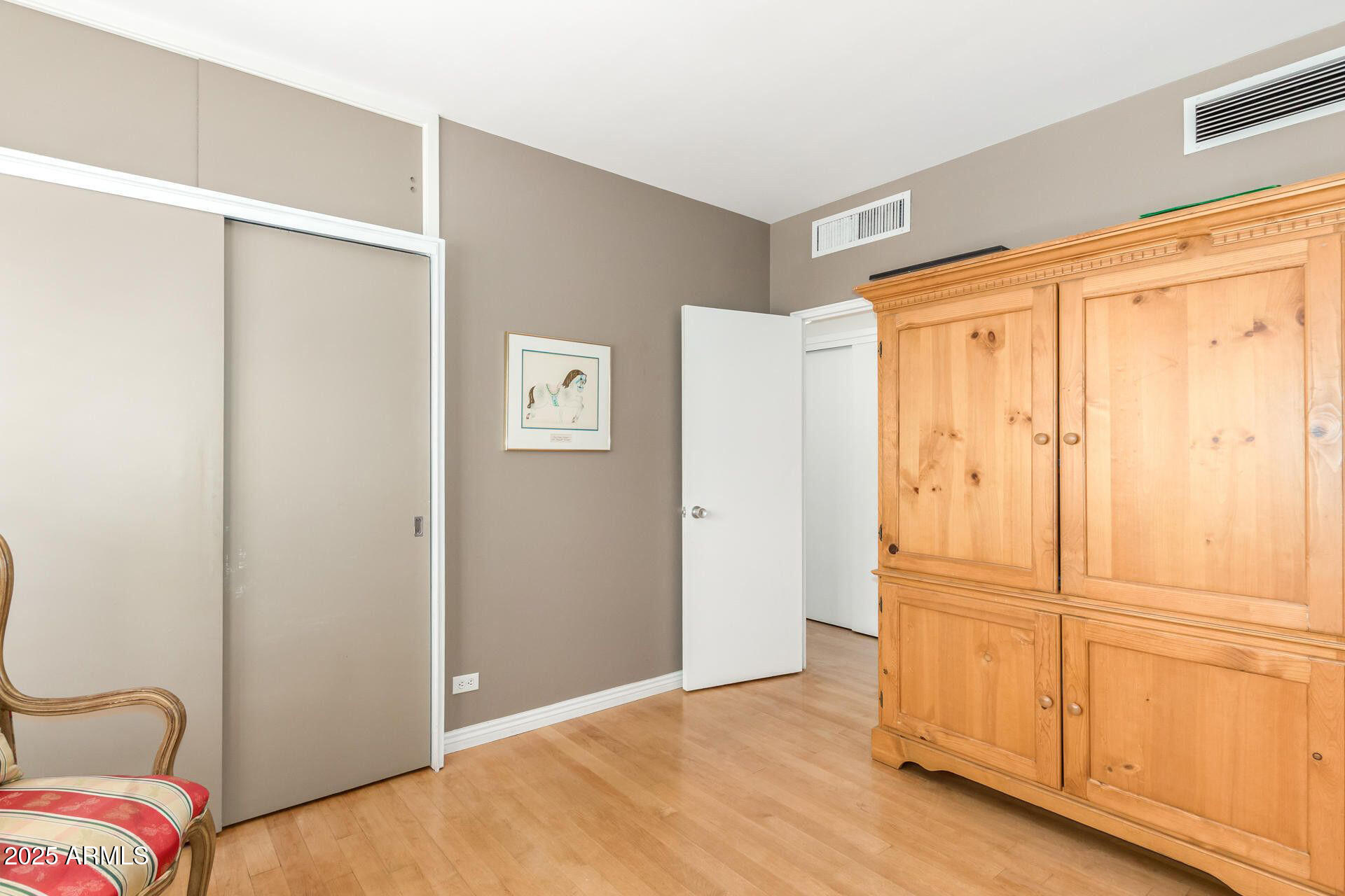 2201 N CENTRAL Avenue 3D