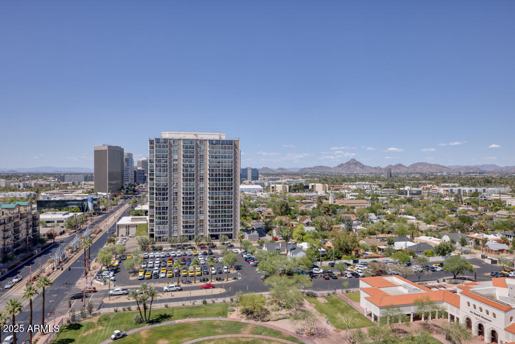 2201 N CENTRAL Avenue 3D