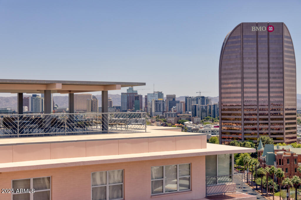2201 N CENTRAL Avenue 3D